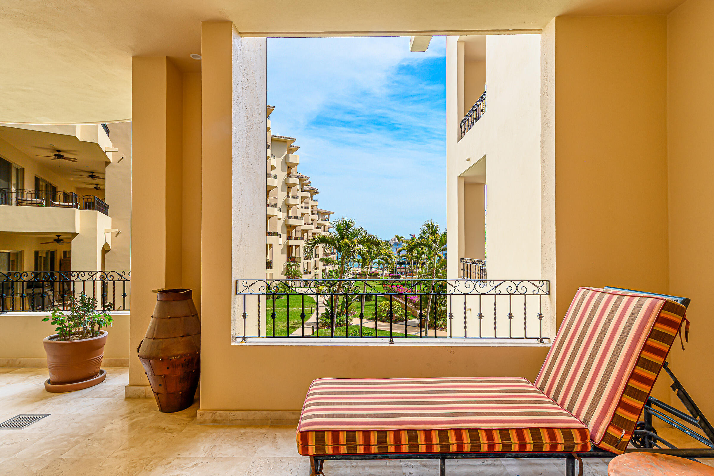 Villa La Estancia 2301