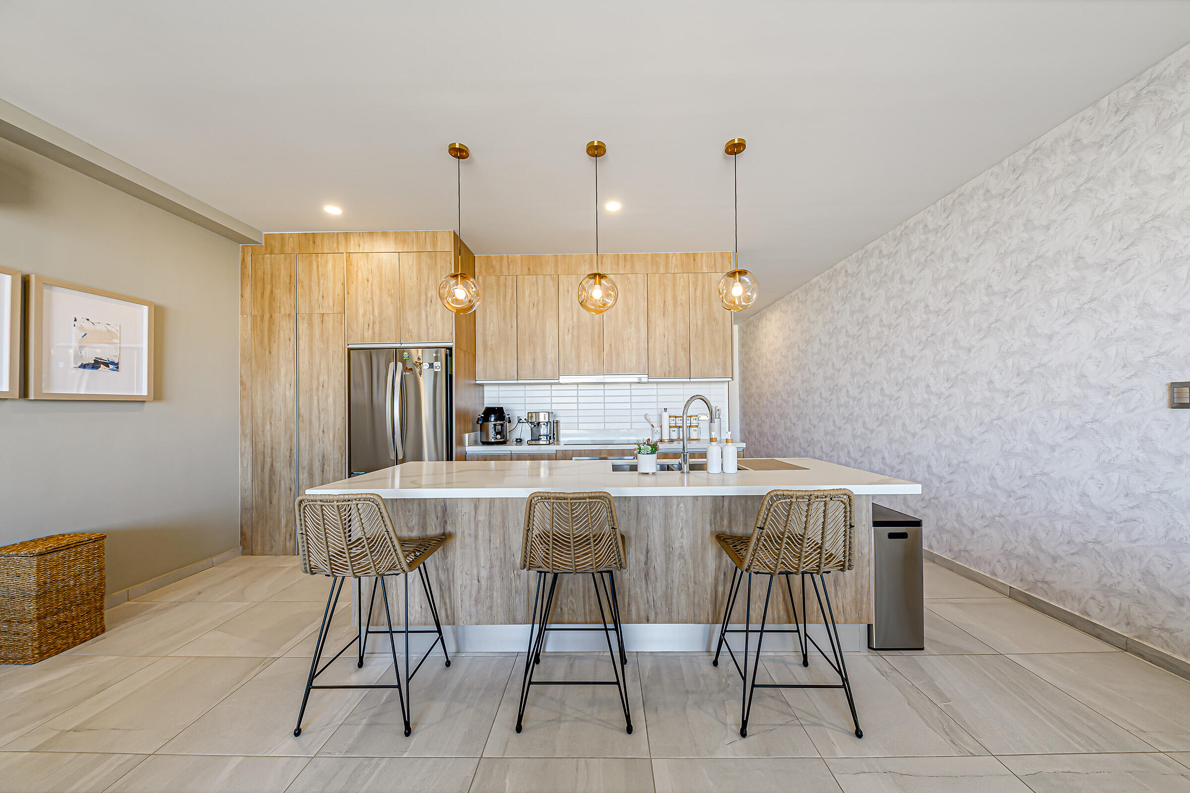 Maria Condo 103
