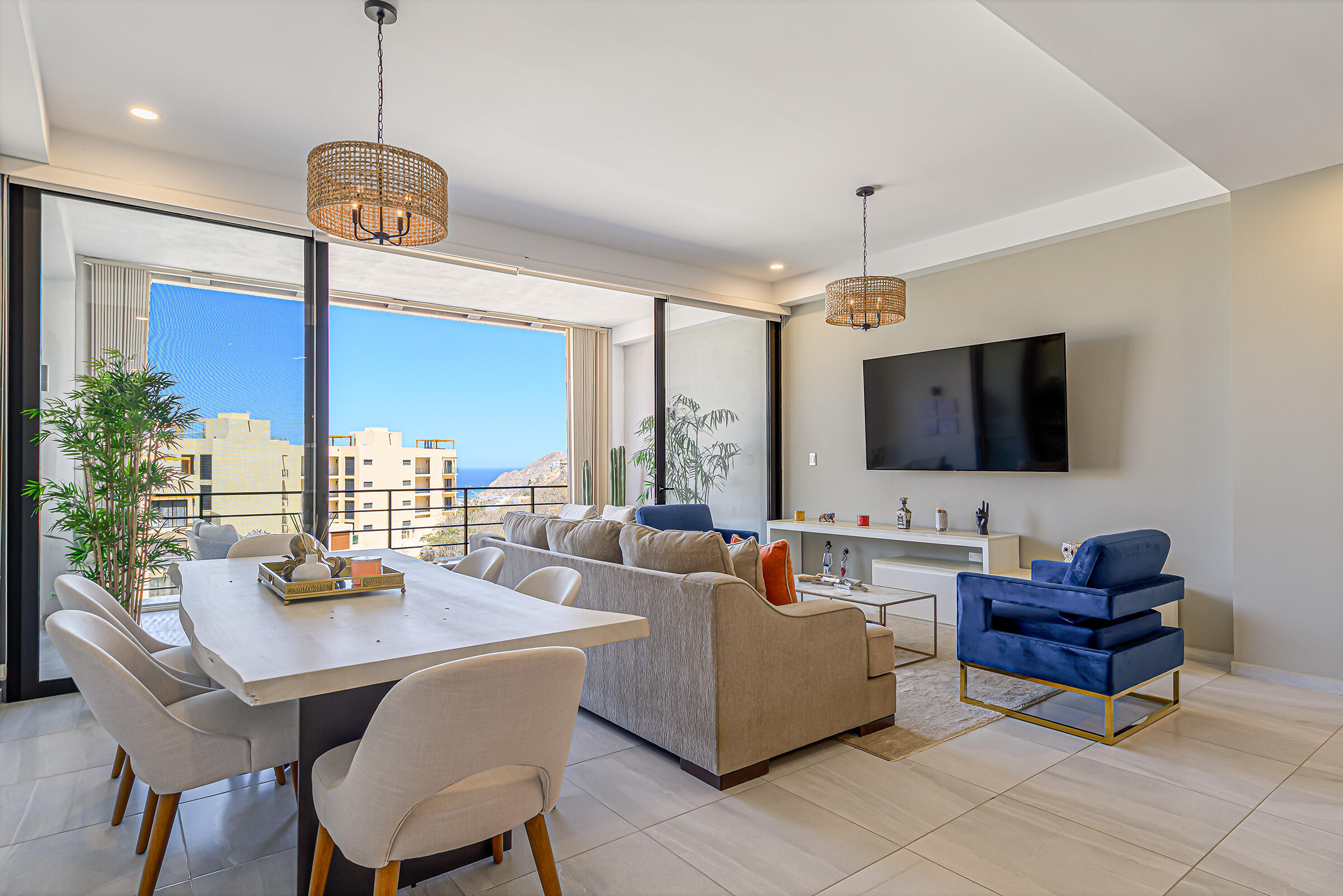 Maria Condo 103