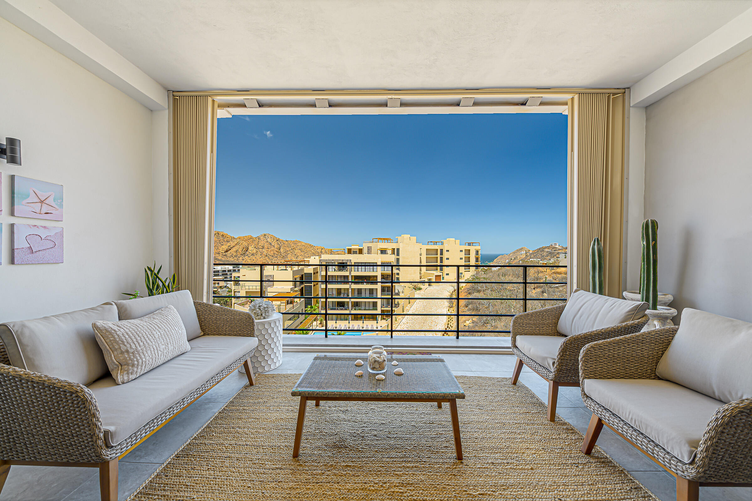 Maria Condo 103
