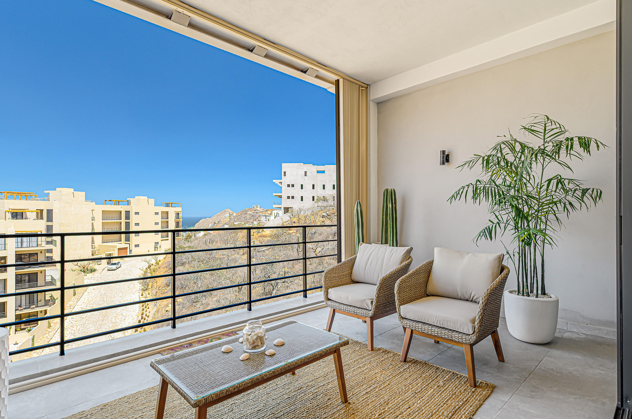Maria Condo 103