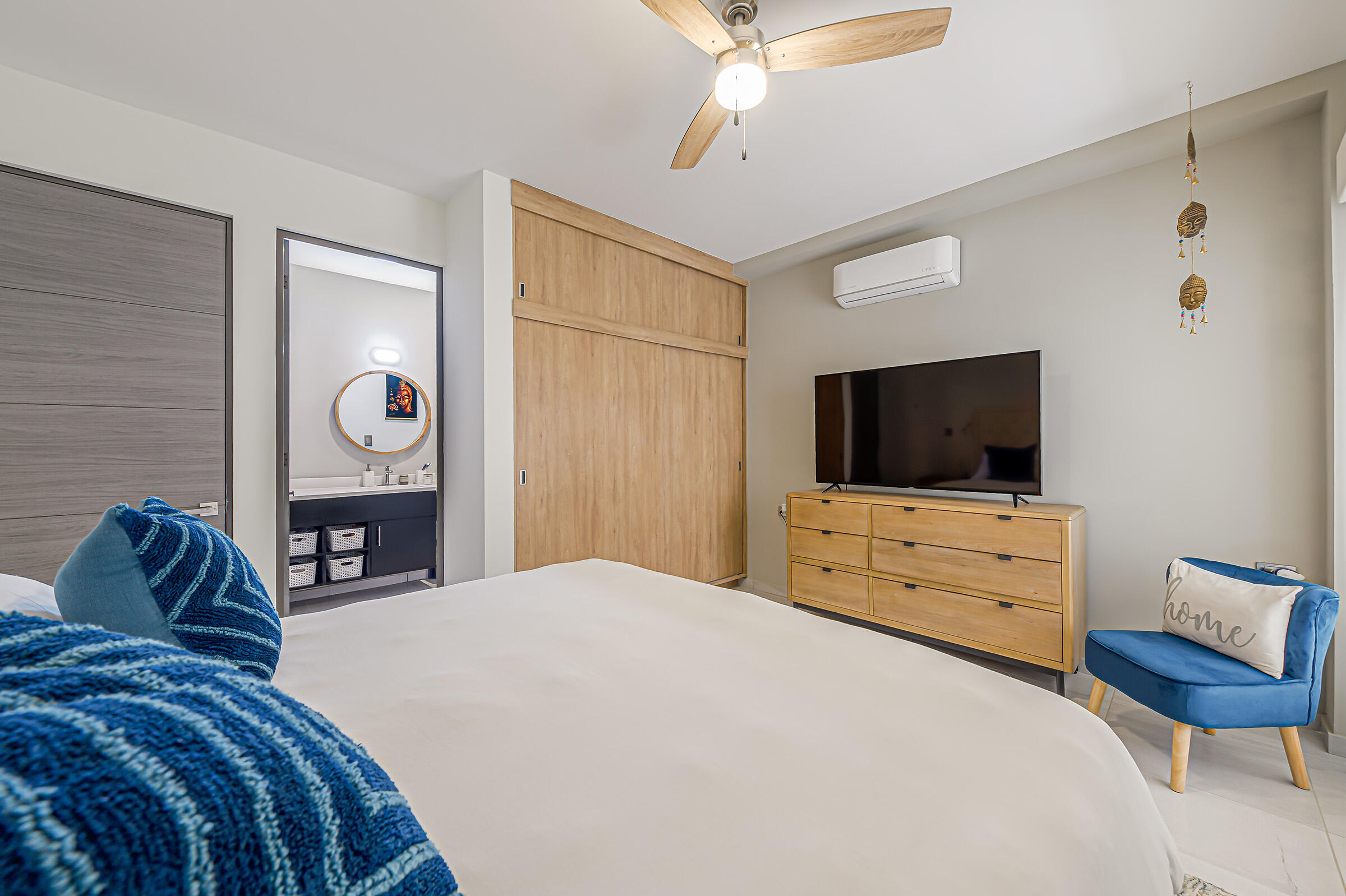 Maria Condo 103