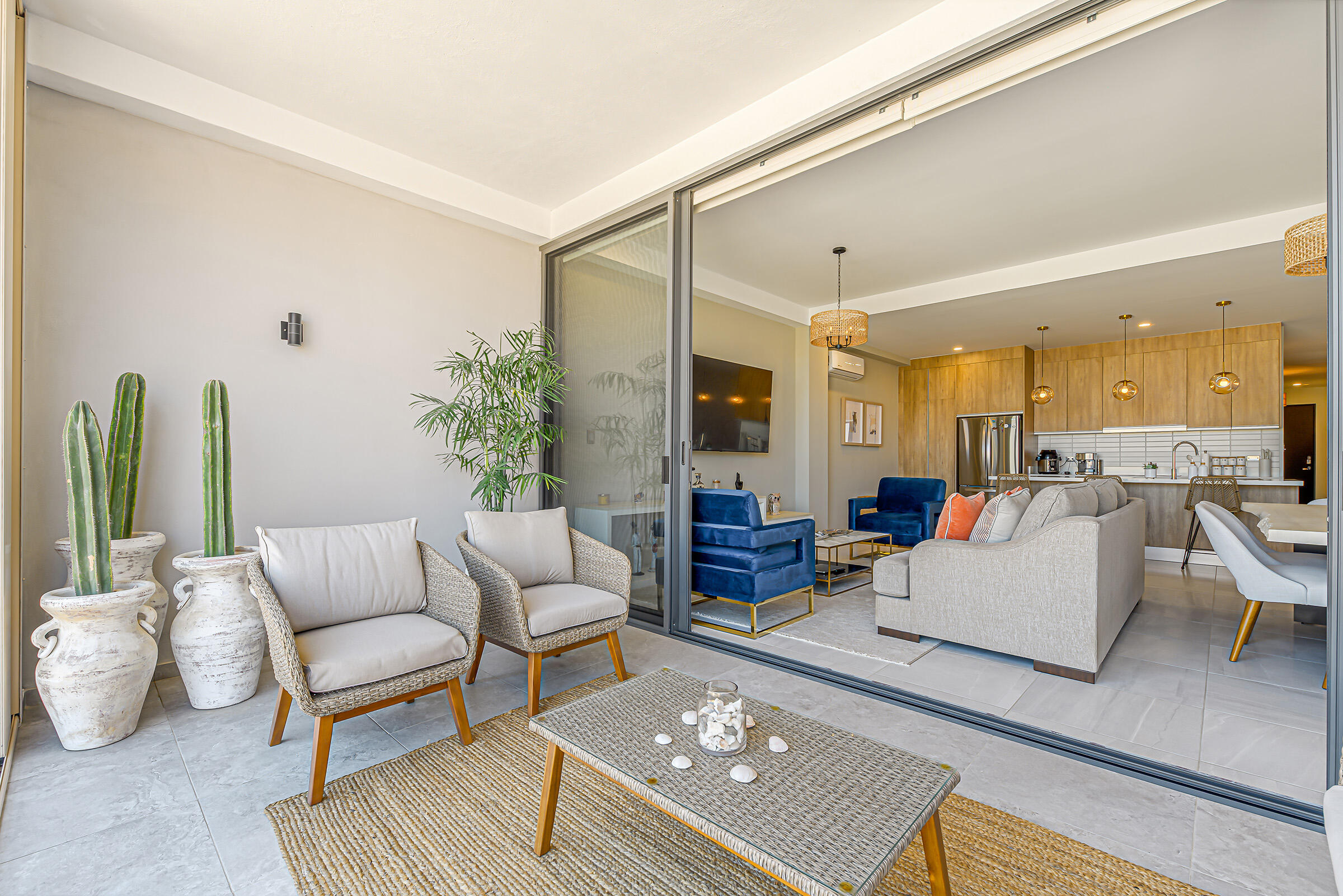 Maria Condo 103