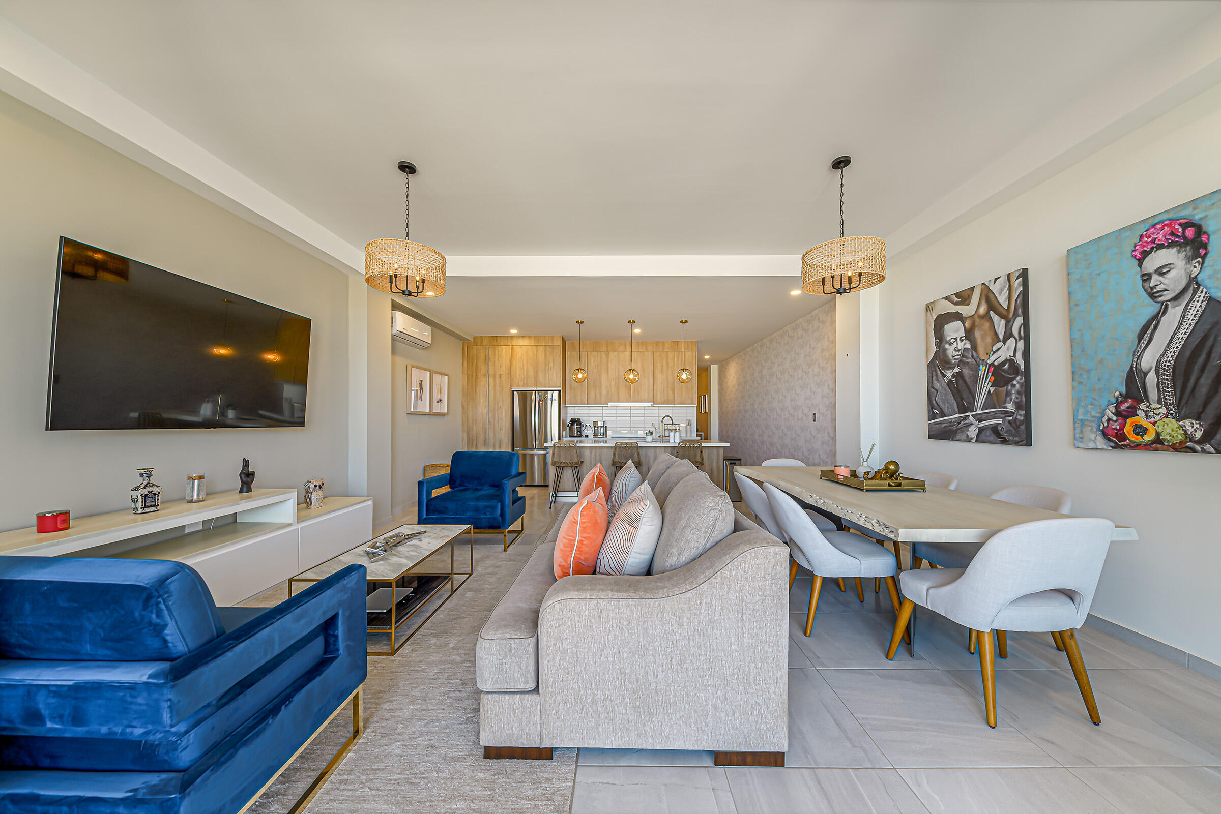 Maria Condo 103