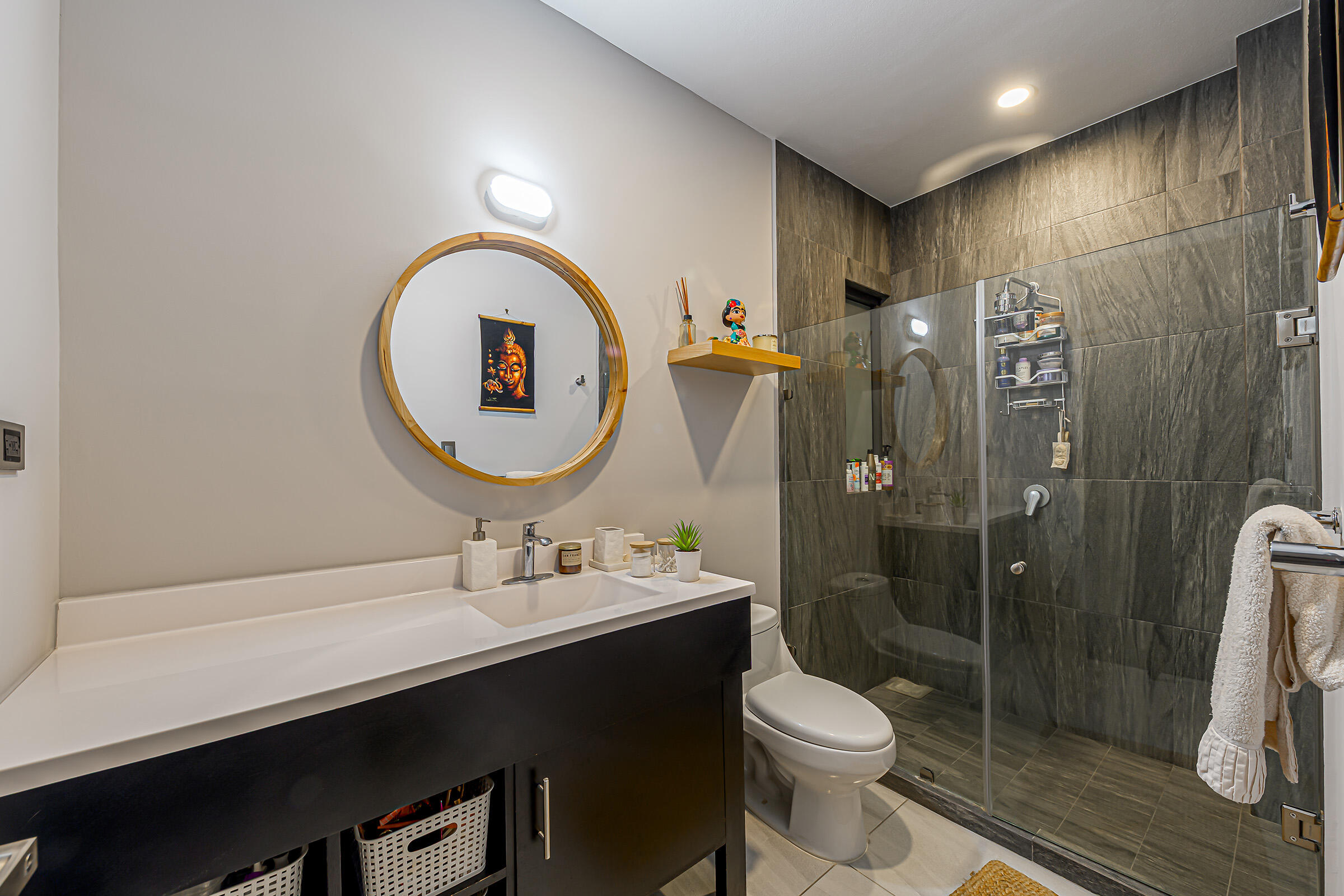 Maria Condo 103