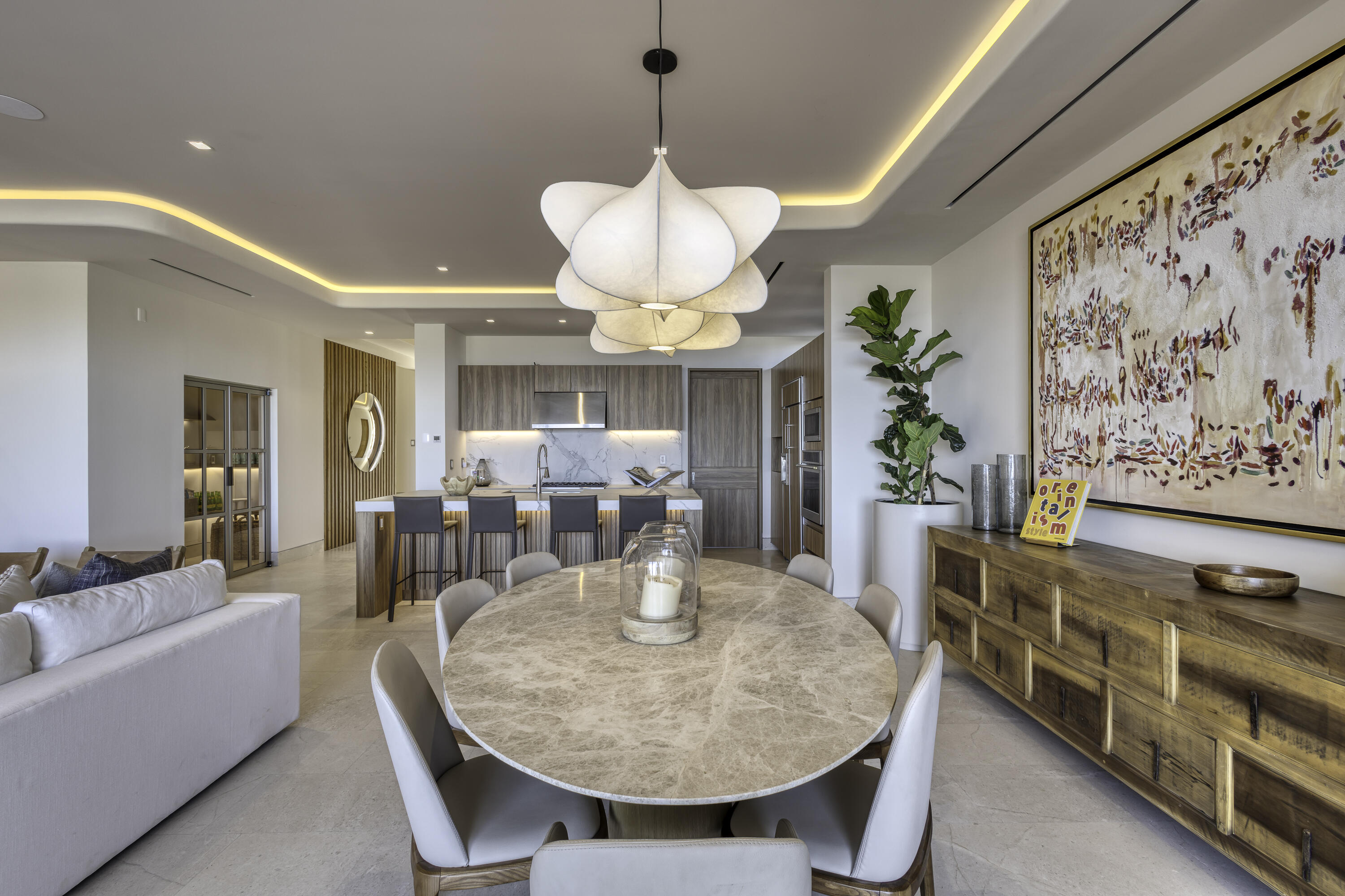 Solesta Luxury Residence 23F
