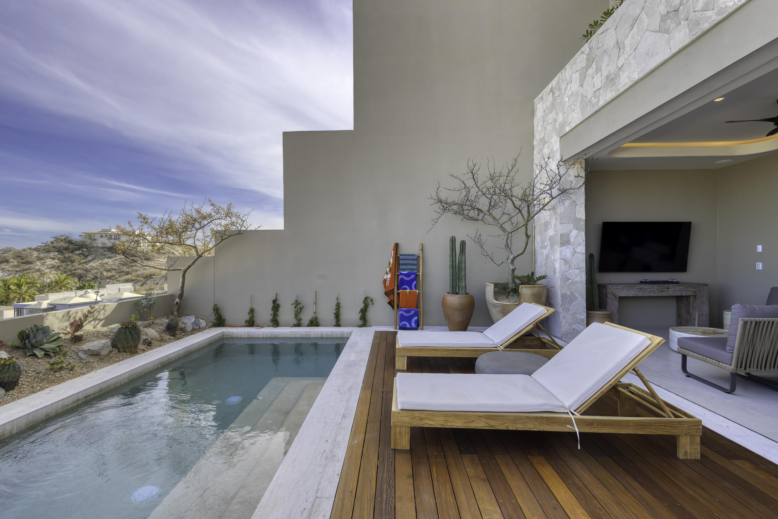 Solesta Luxury Residence 23F
