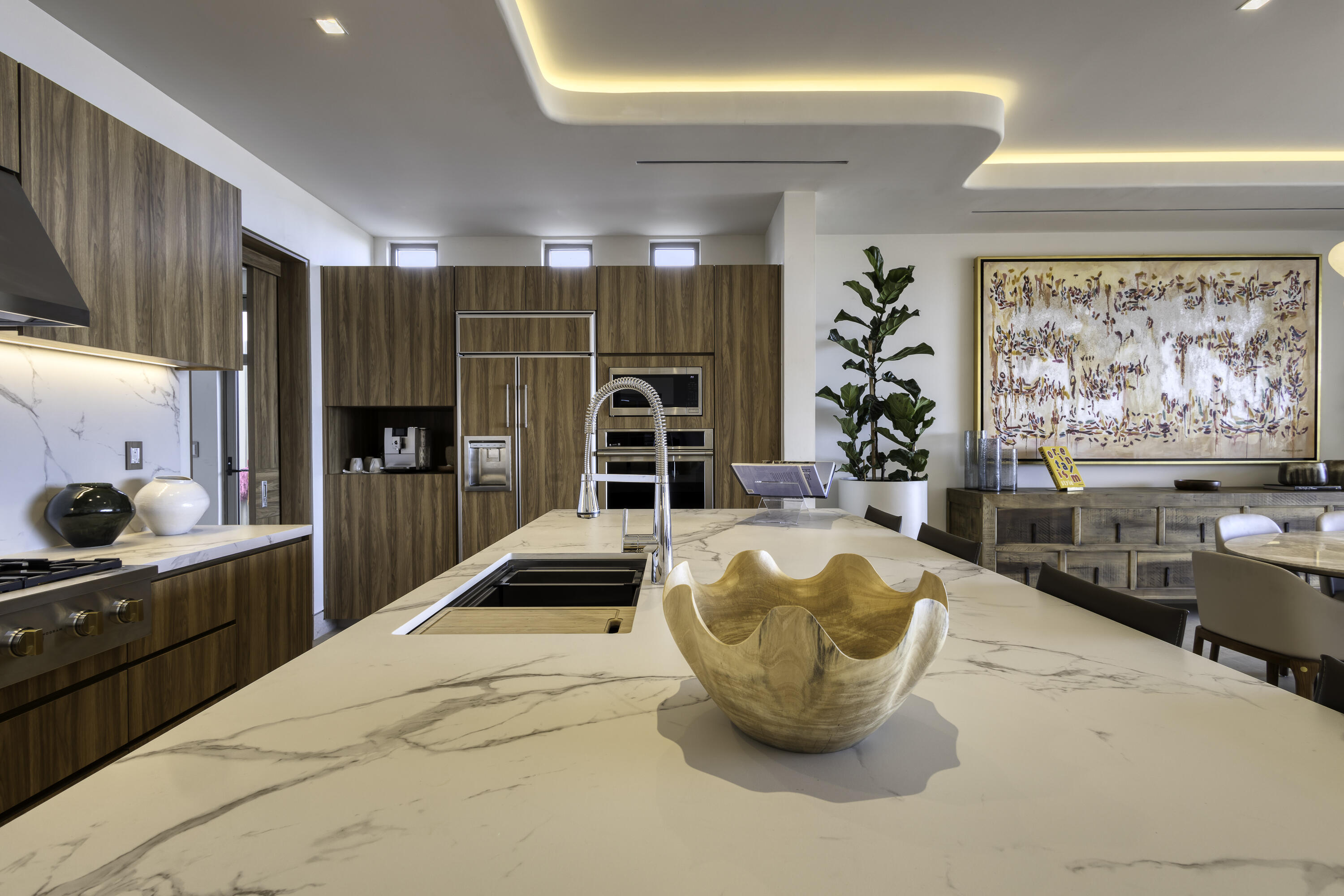 Solesta Luxury Residence 24F