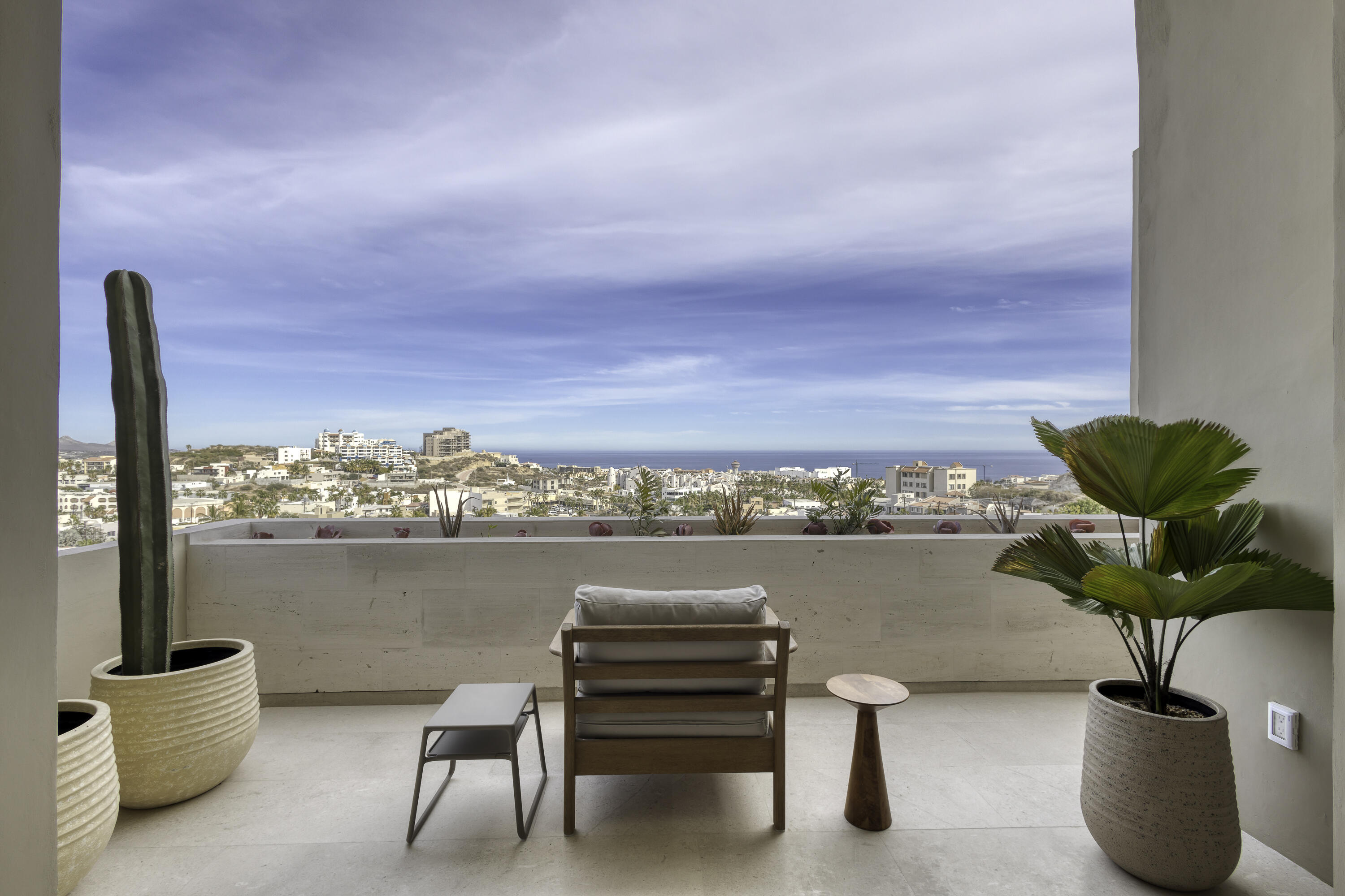 Solesta Luxury Residence 24F