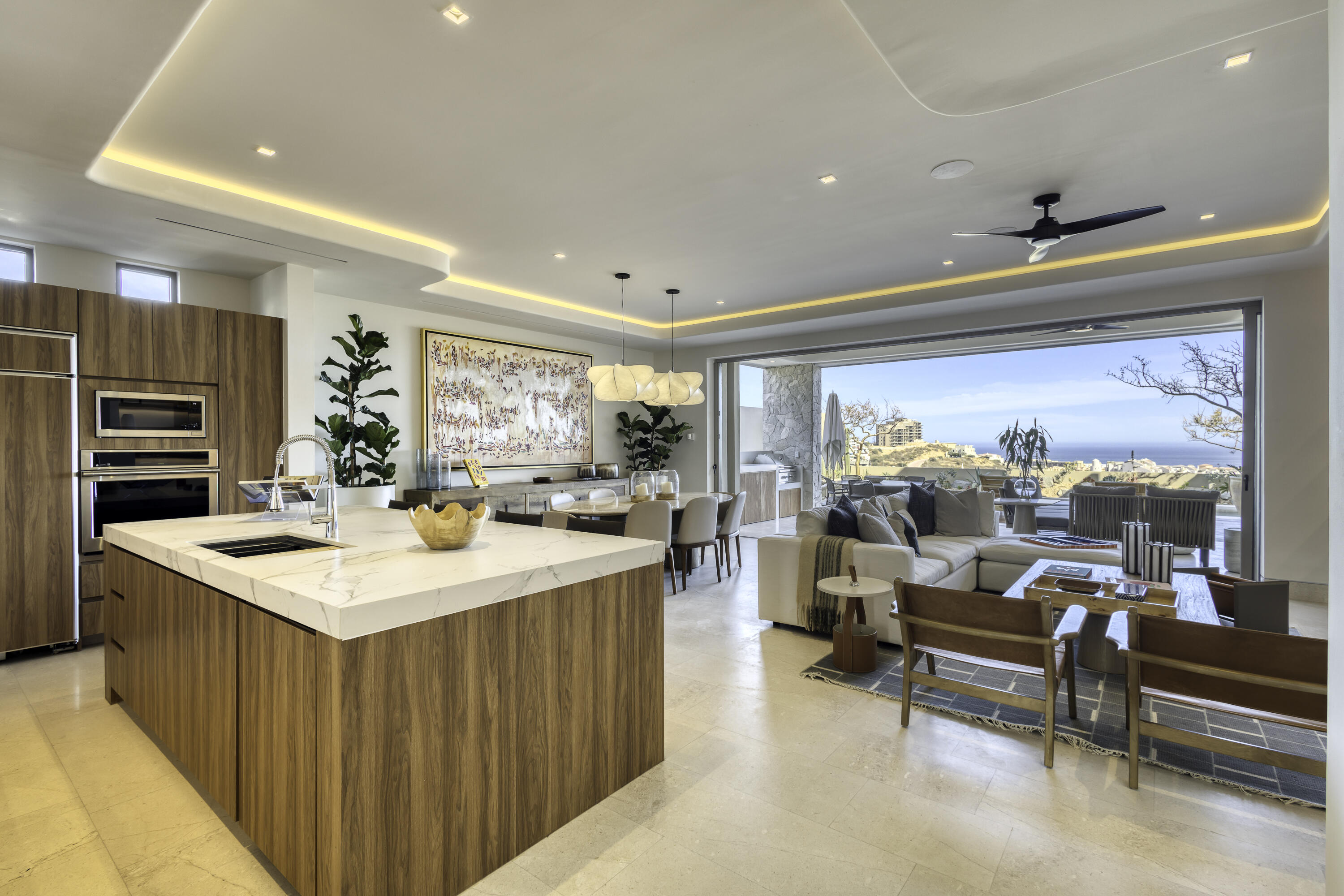 Solesta Luxury Residence 24F