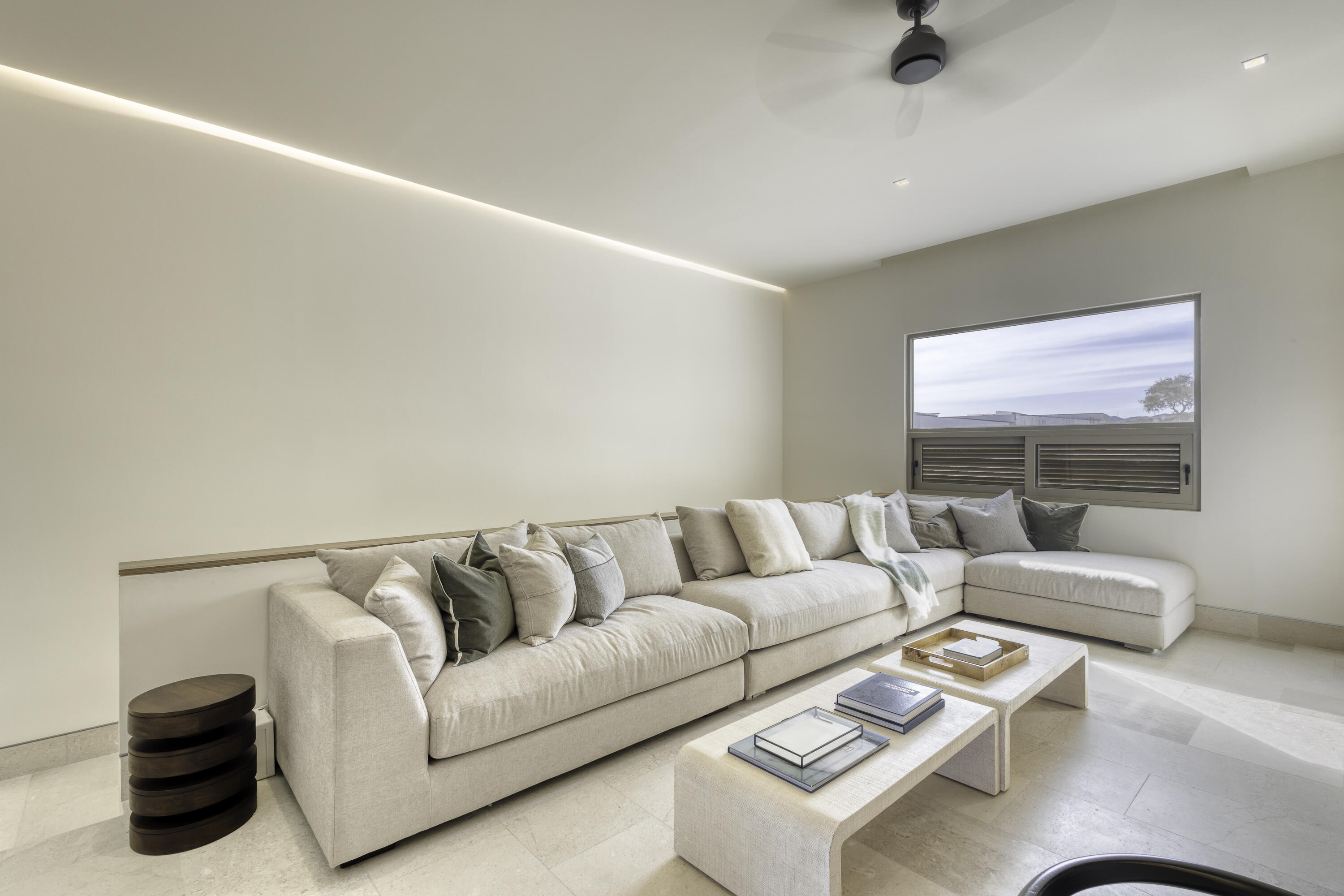 Solesta Luxury Residence 23F
