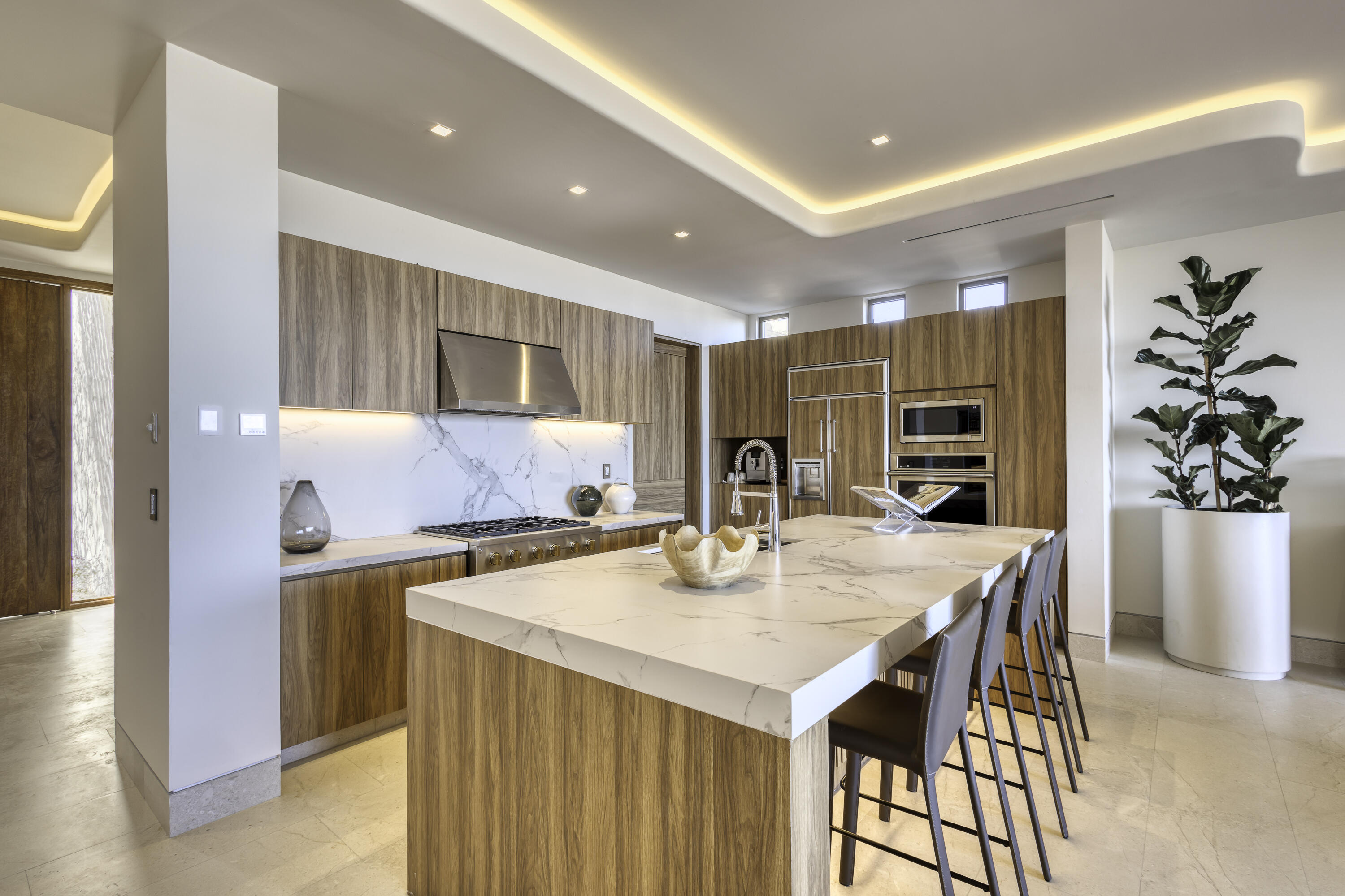 Solesta Luxury Residence 24F