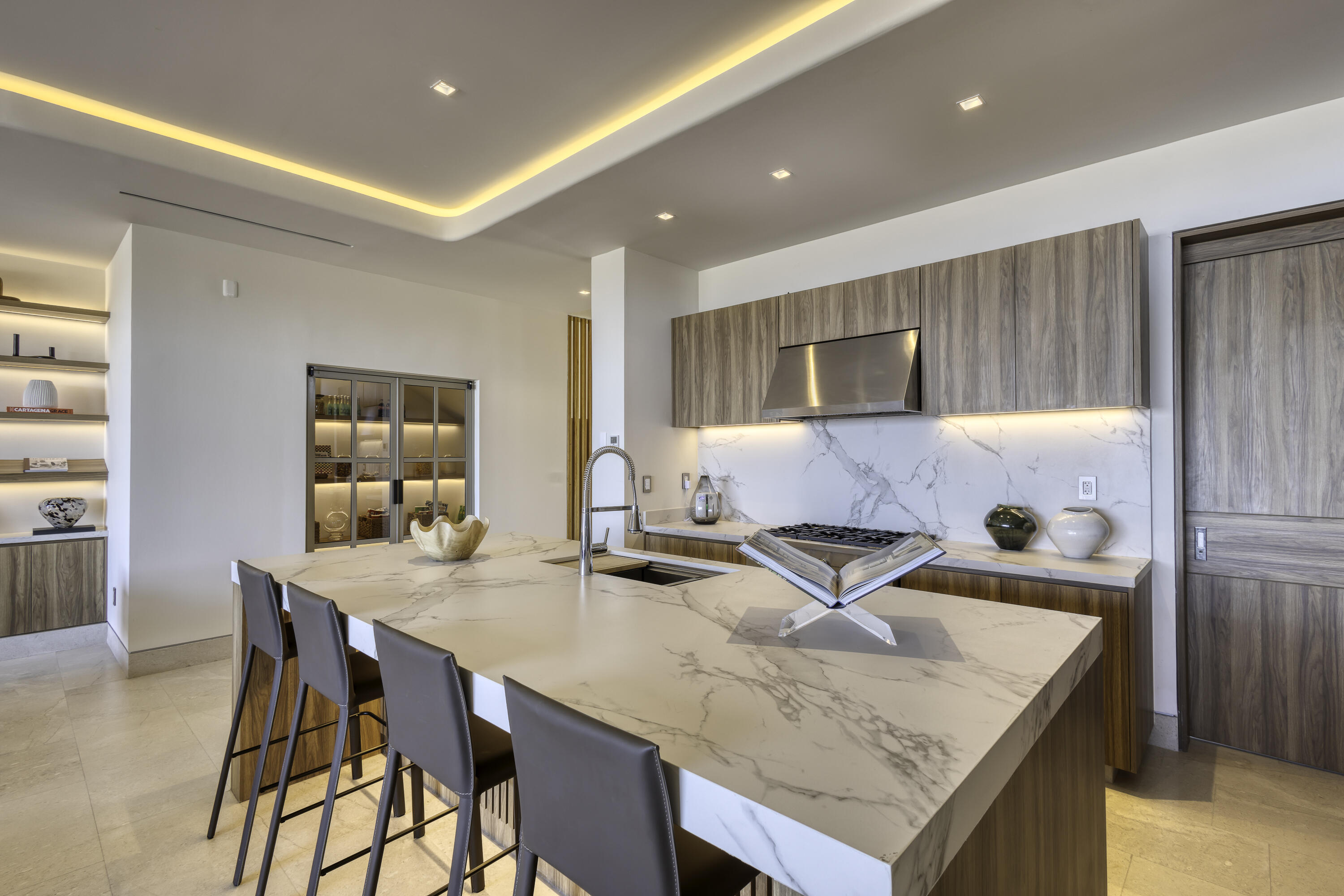 Solesta Luxury Residence 23F