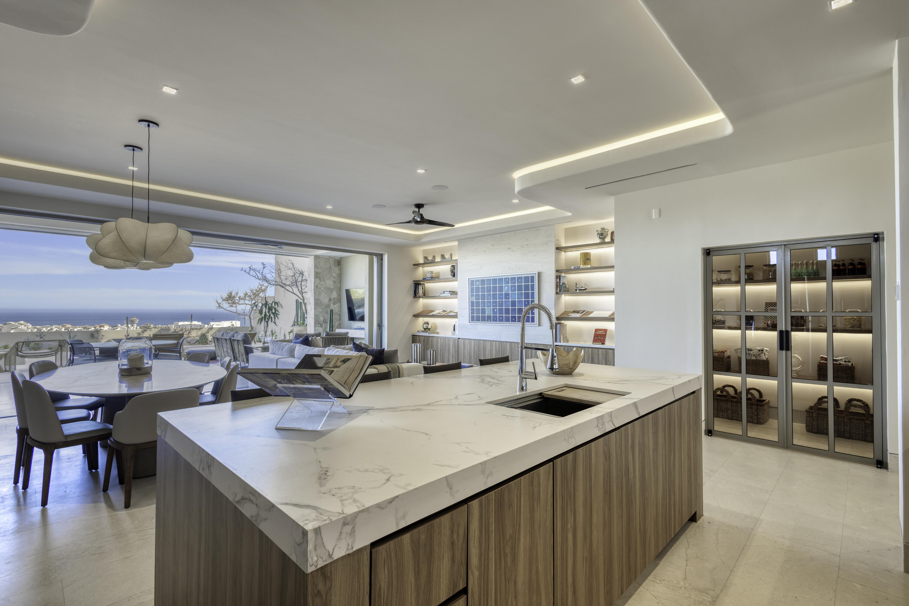 Solesta Luxury Residence 24F