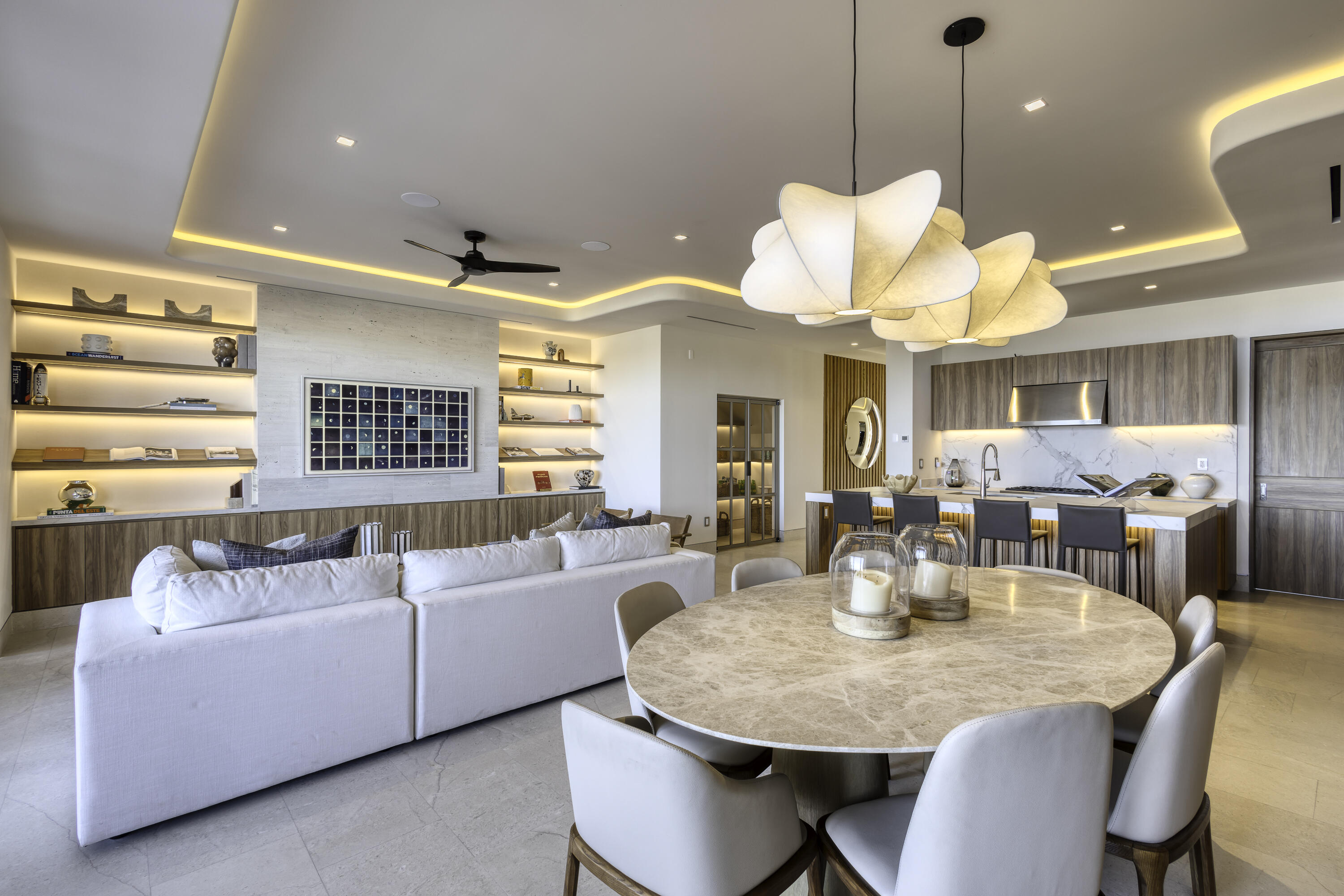 Solesta Luxury Residence 23F