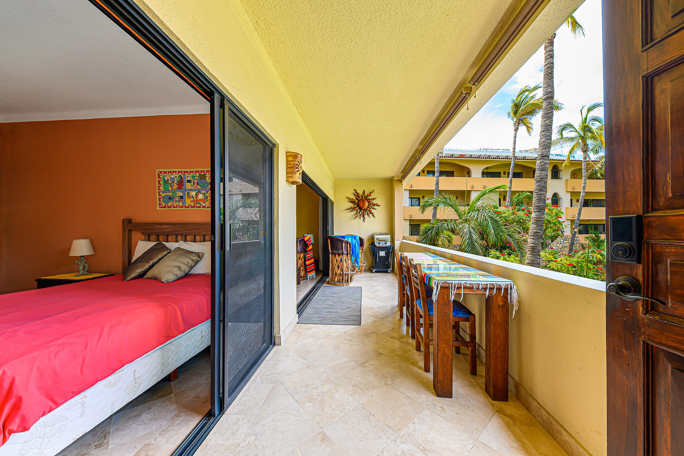 P.º De La Marina, Marina Sol