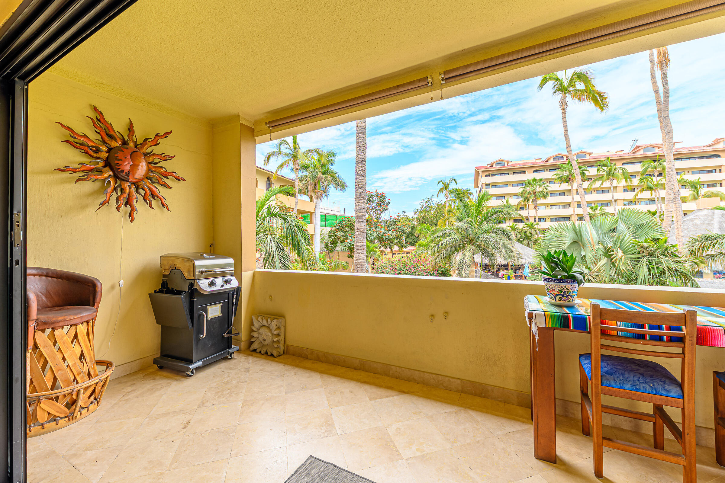 P.º De La Marina, Marina Sol