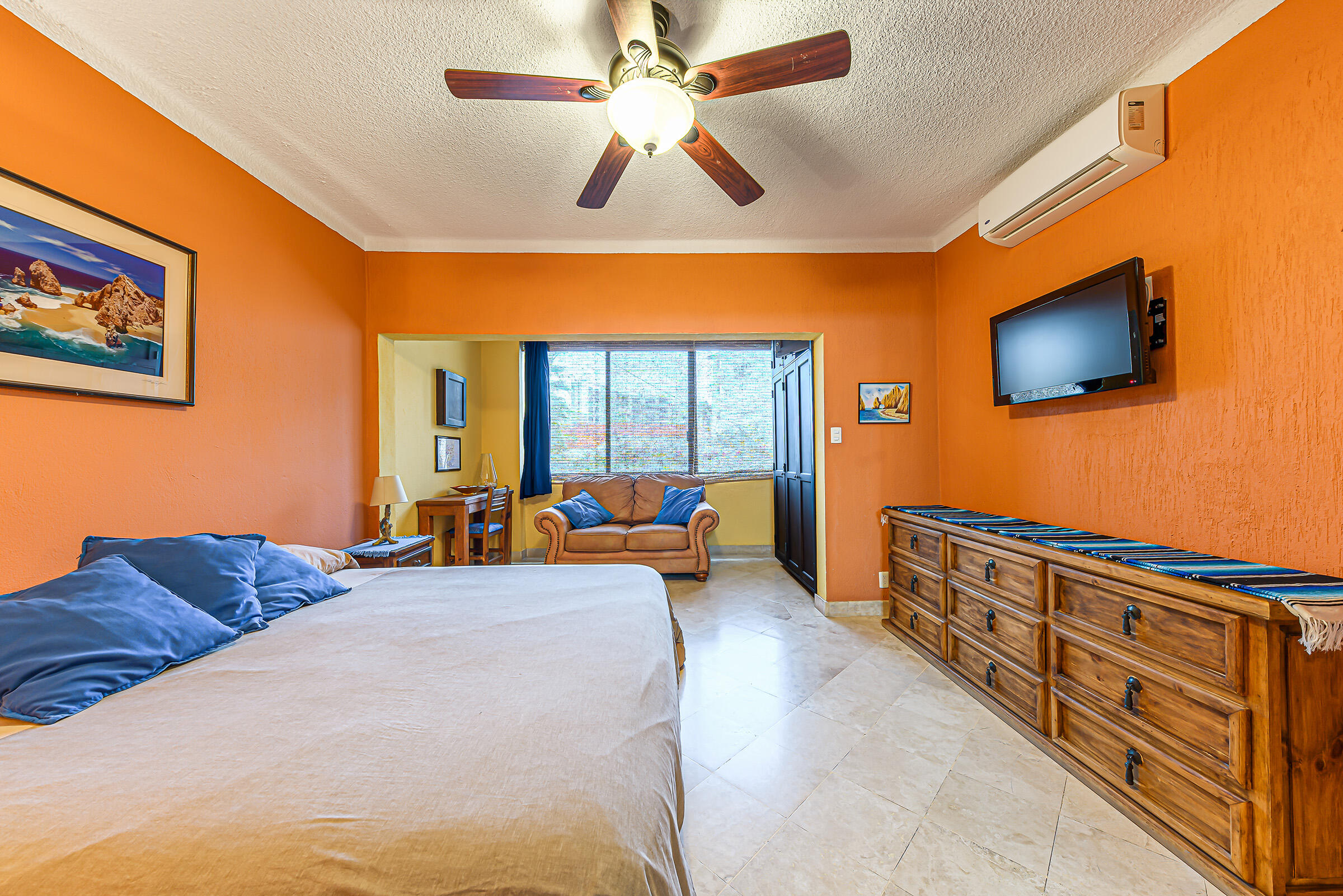 P.º De La Marina, Marina Sol