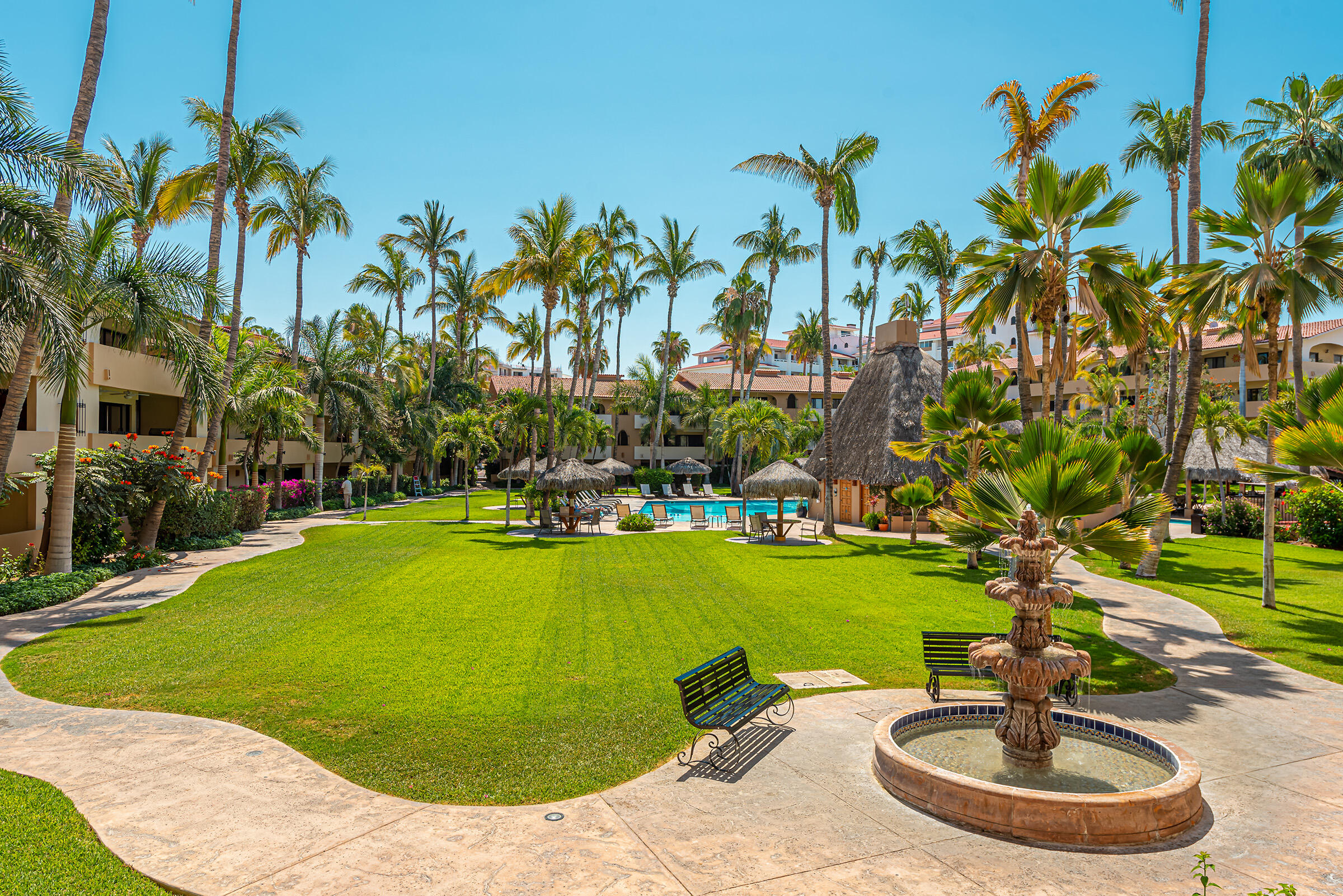 P.º De La Marina, Marina Sol