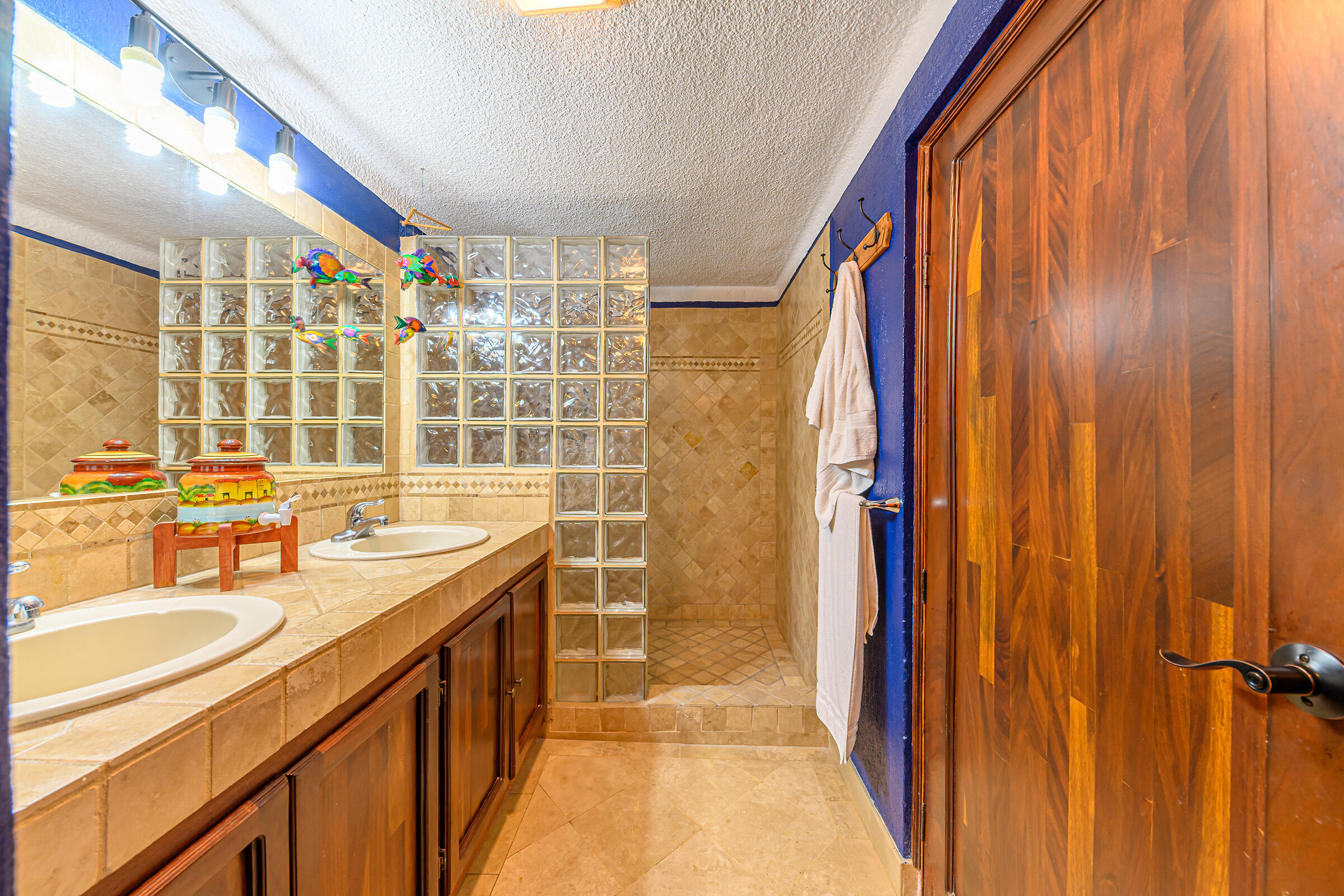 P.º De La Marina, Marina Sol