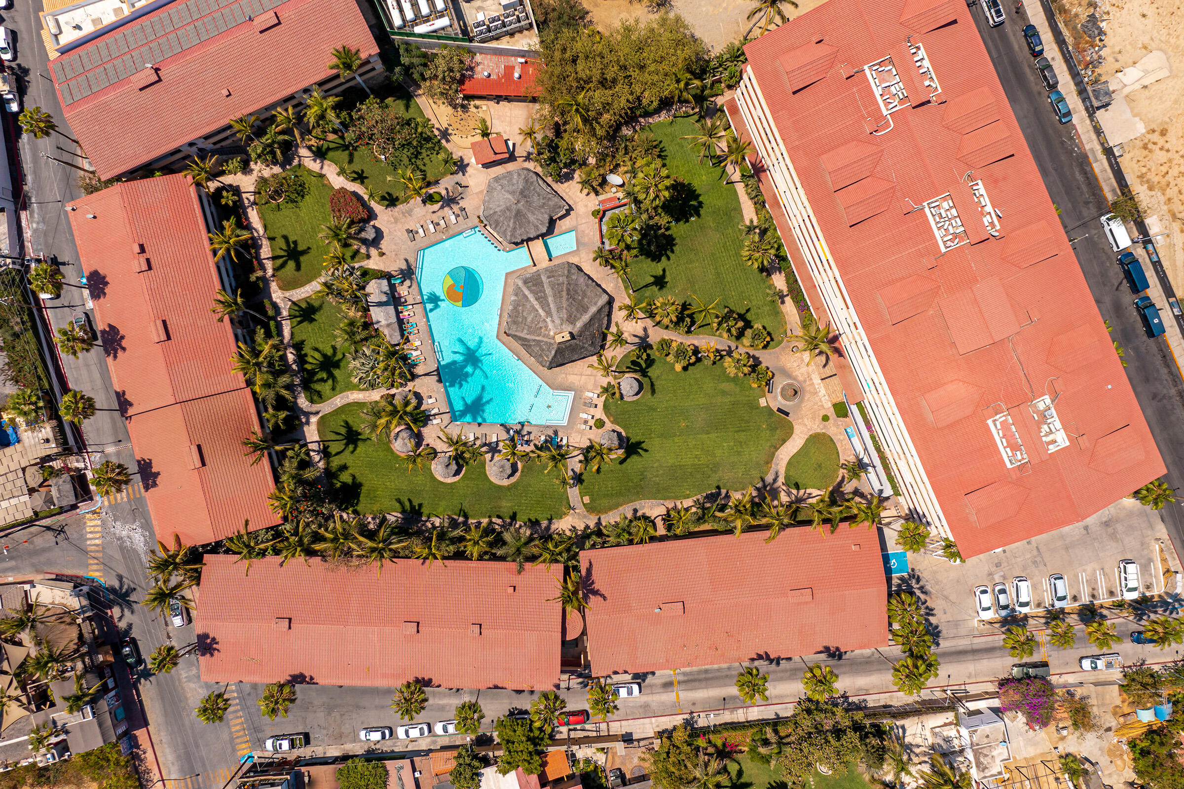 P.º De La Marina, Marina Sol