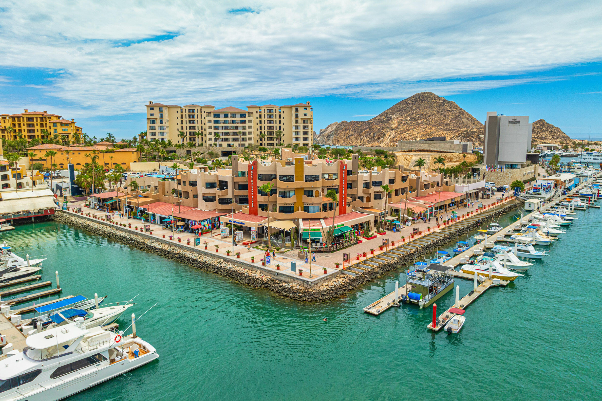Paseo de la Marina, Marina Cabo Plaza