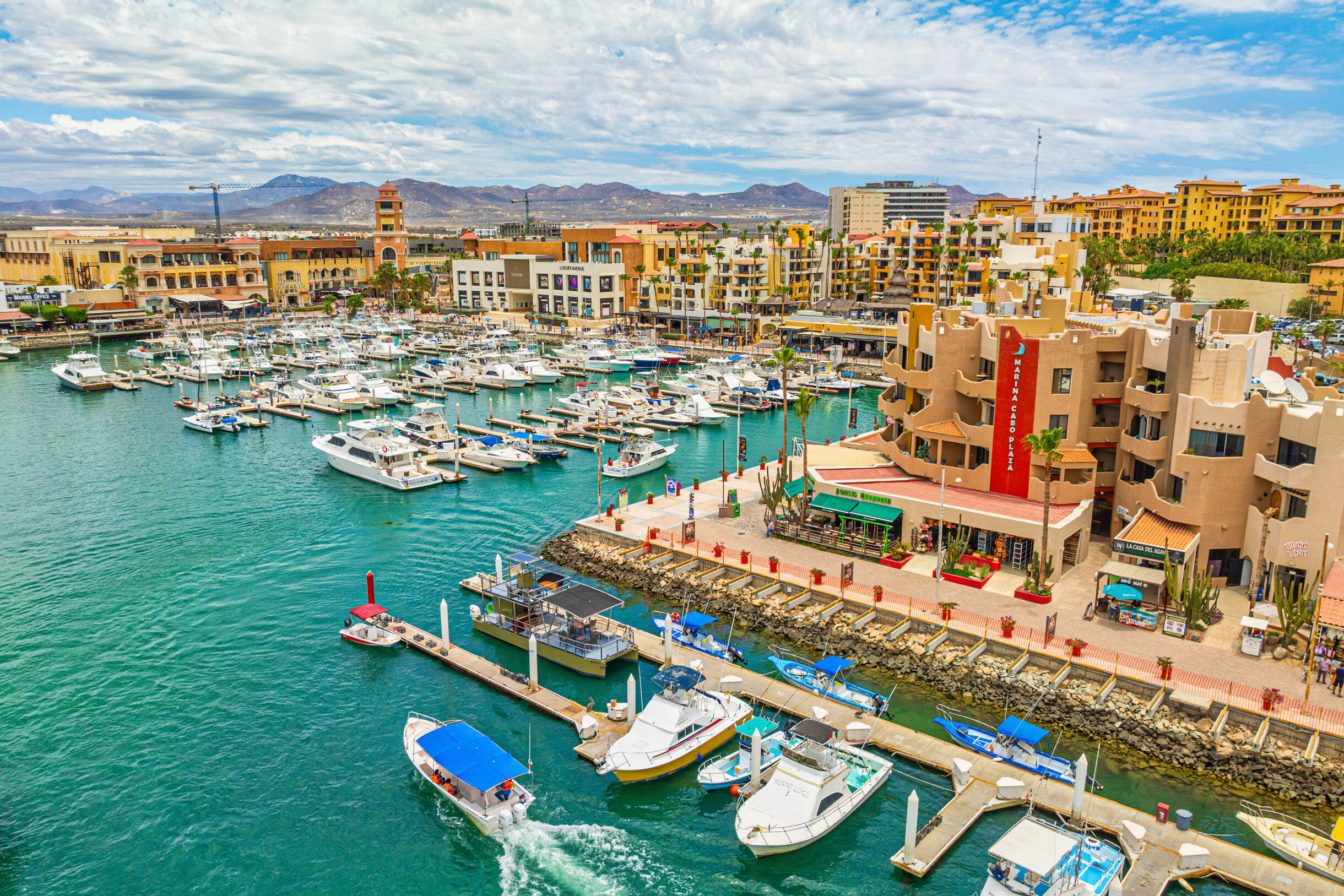 Paseo de la Marina, Marina Cabo Plaza