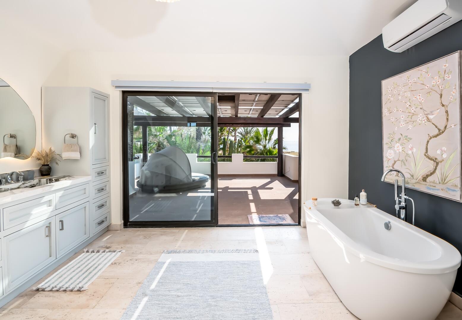 Camino Costero, Casa Portofino