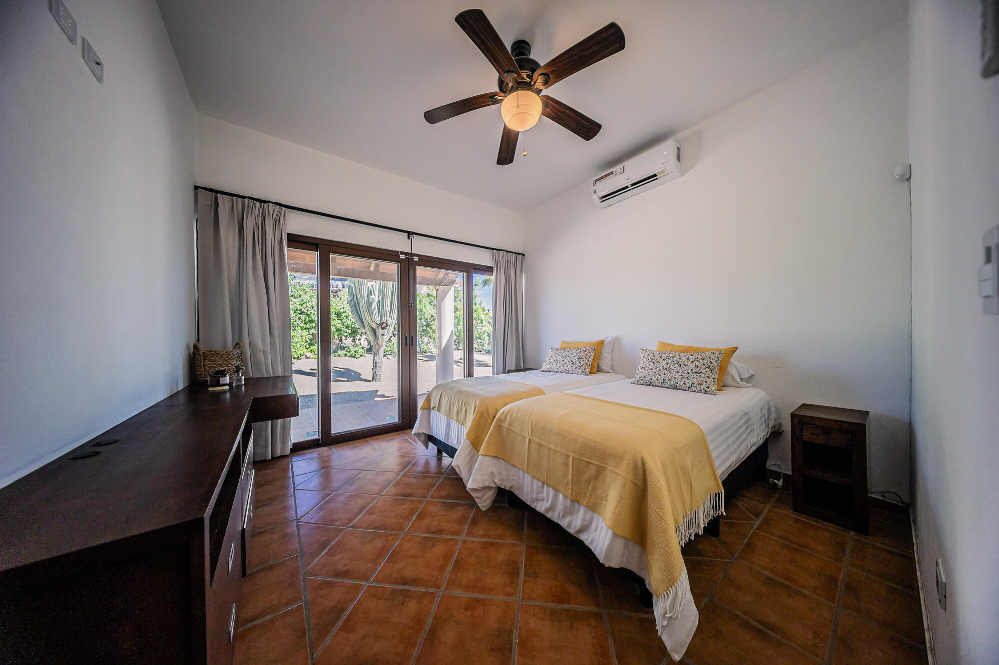 Camino a las Playitas, Hacienda Vista al Mar