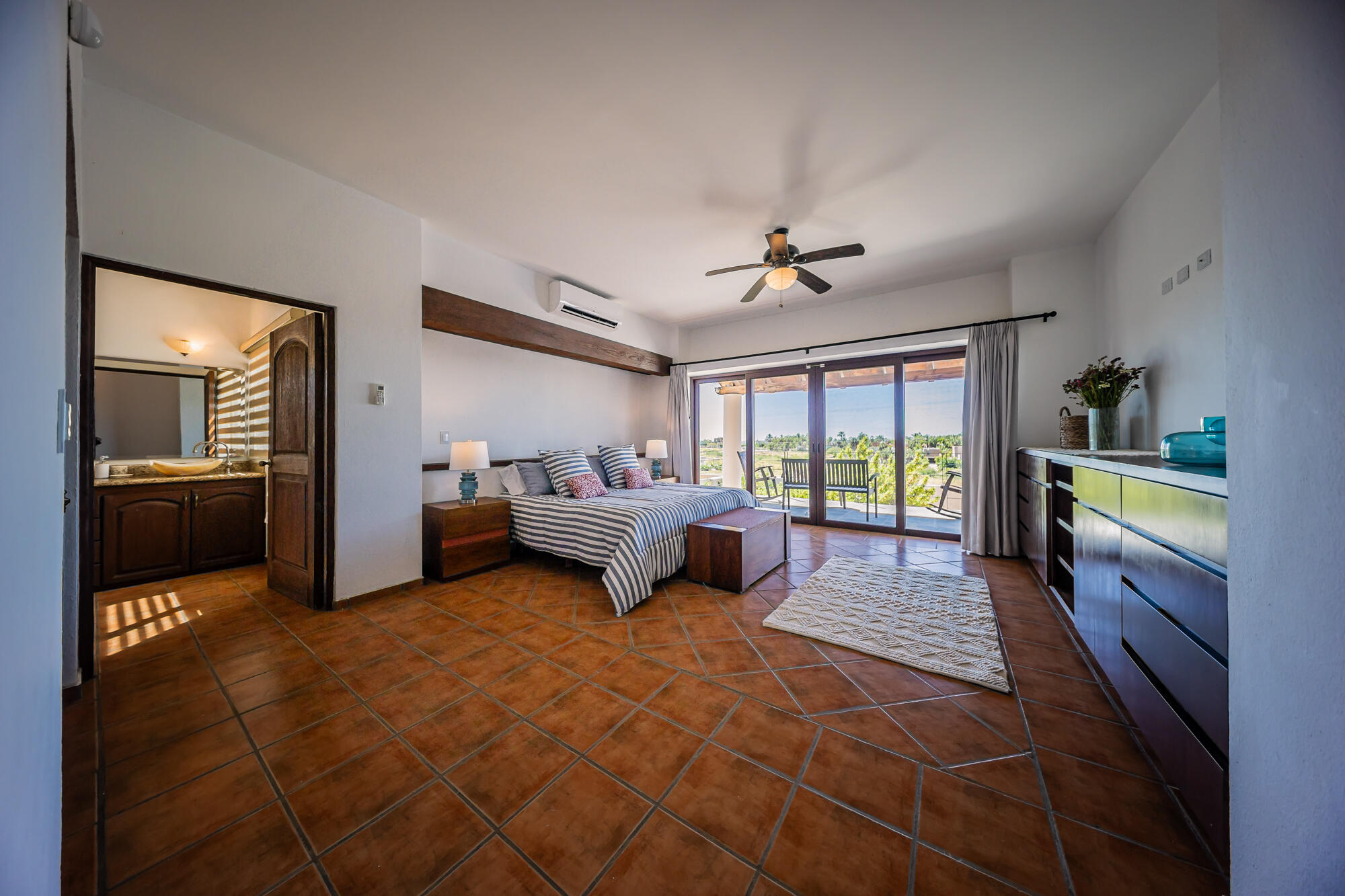 Camino a las Playitas, Hacienda Vista al Mar