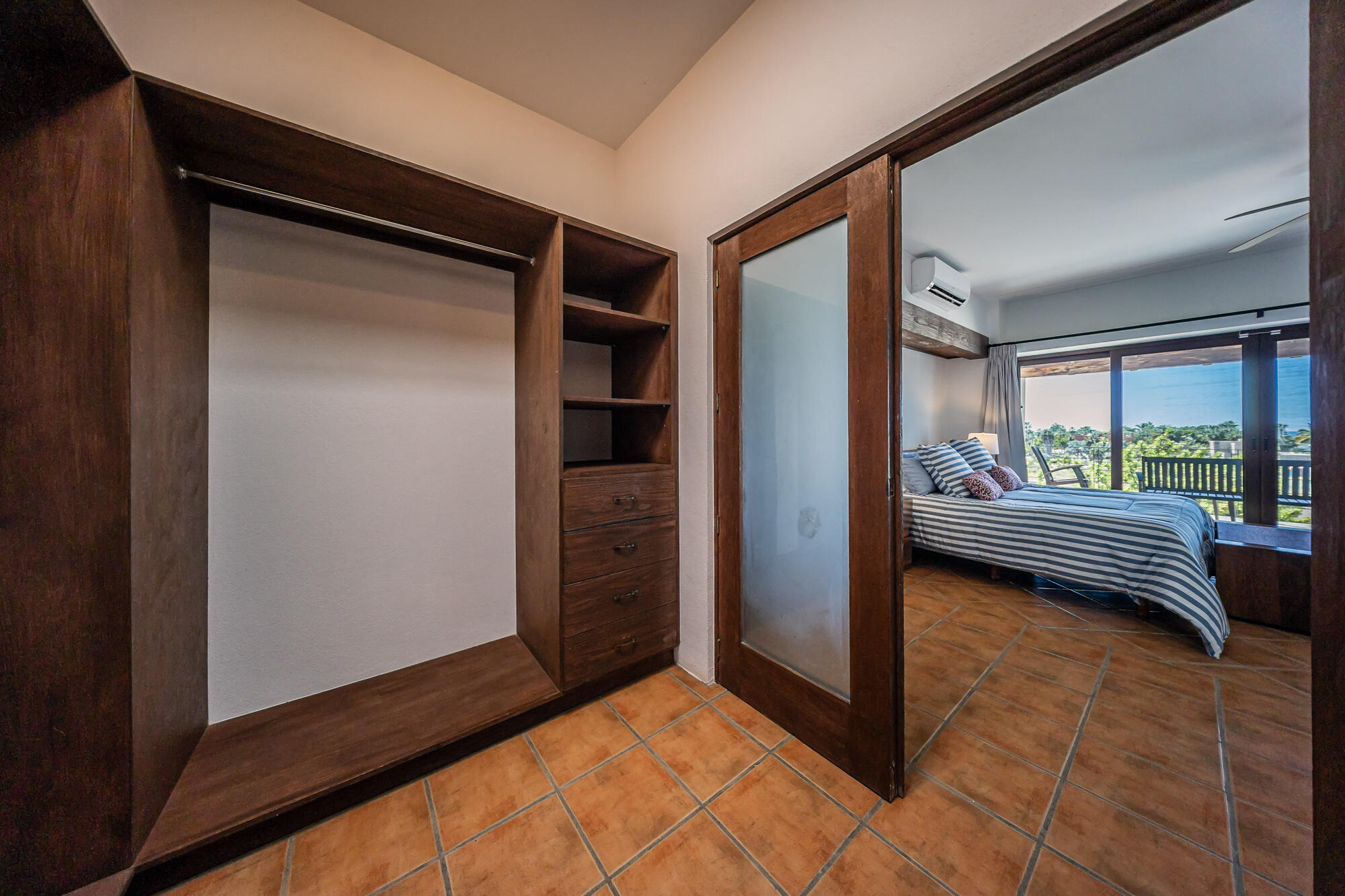 Camino a las Playitas, Hacienda Vista al Mar