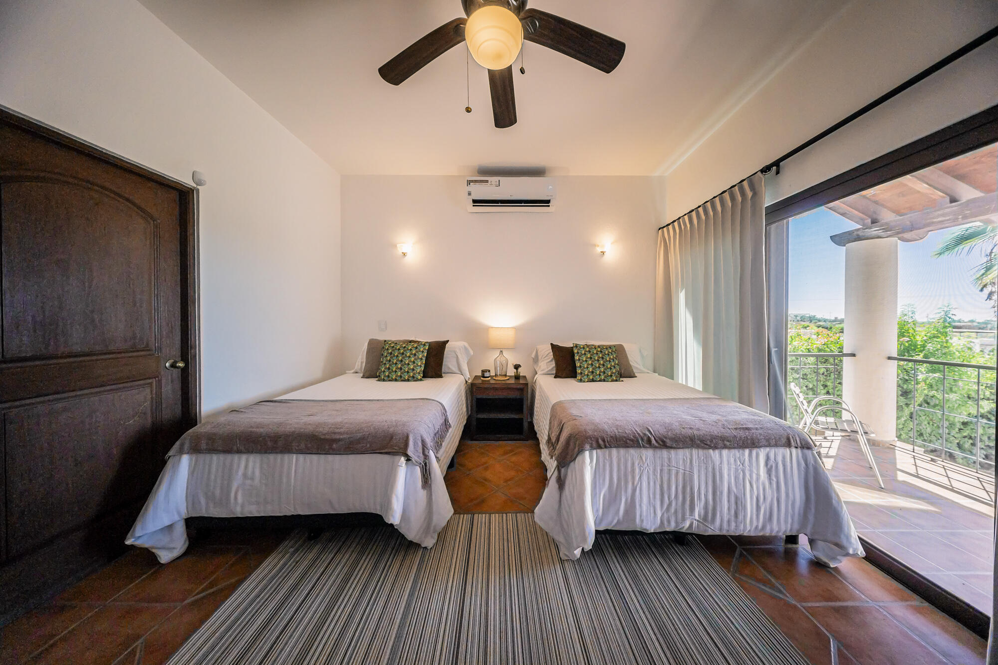 Camino a las Playitas, Hacienda Vista al Mar