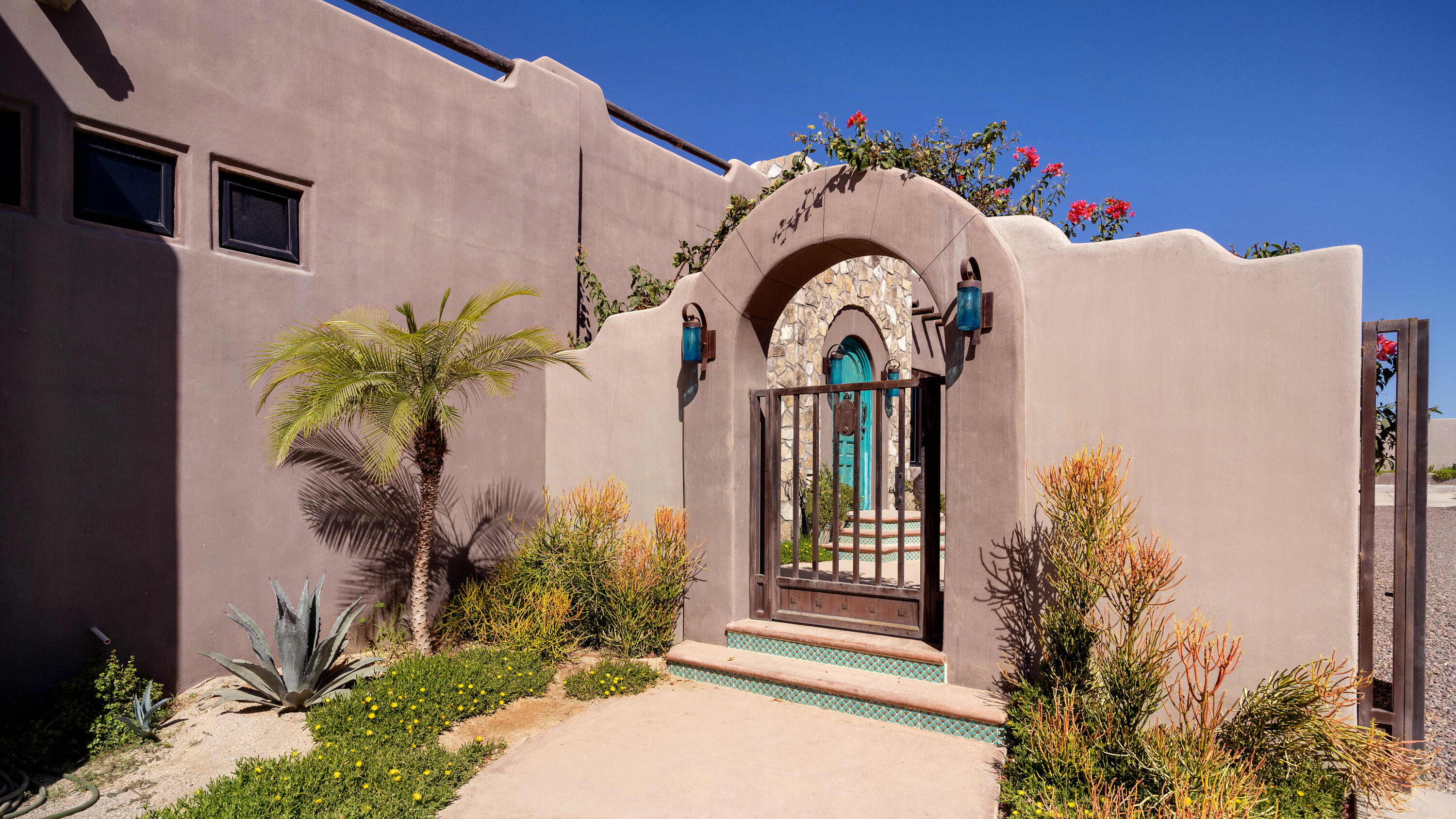 Casa Bohemia, Todos Santos