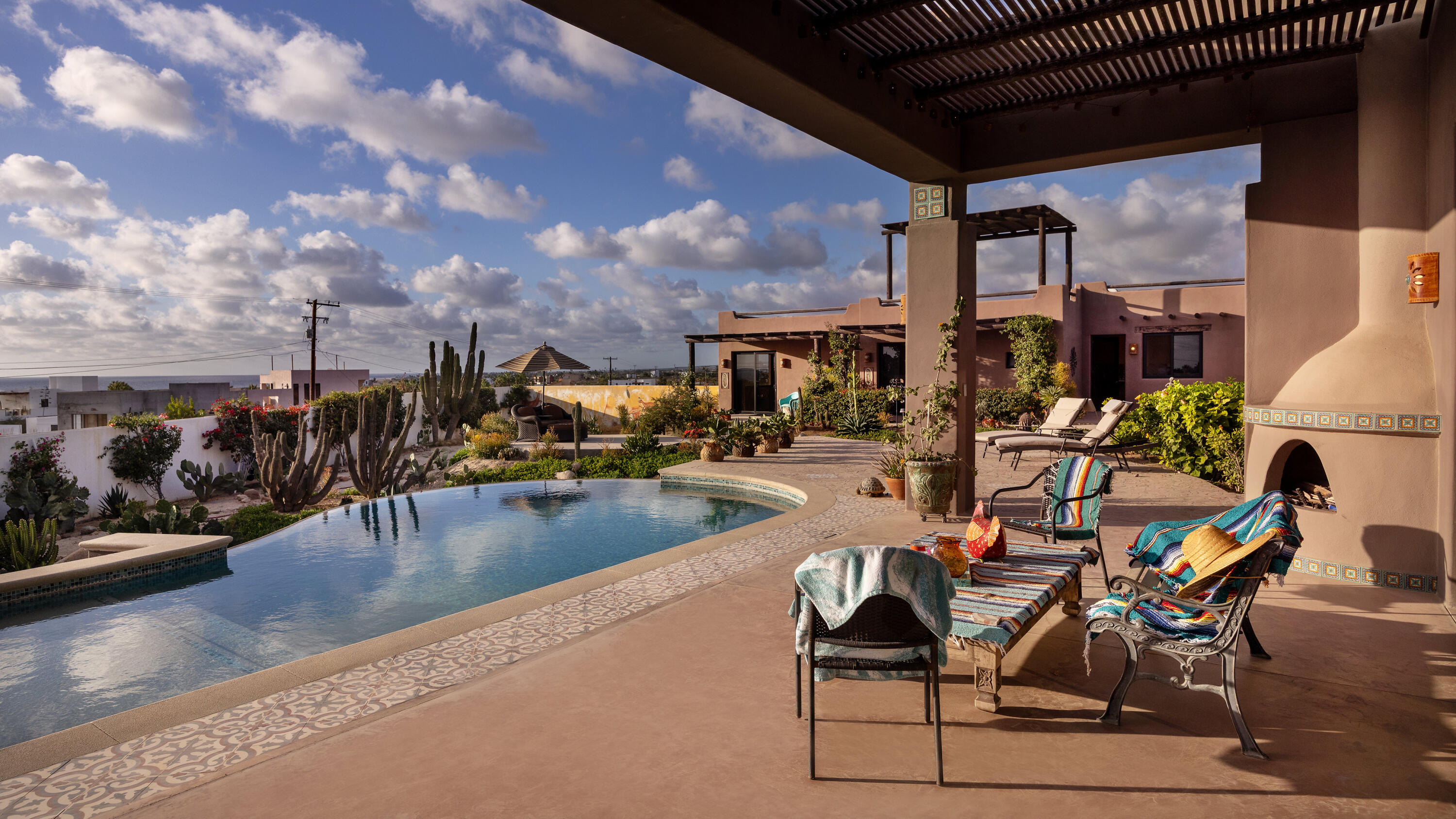 Casa Bohemia, Todos Santos