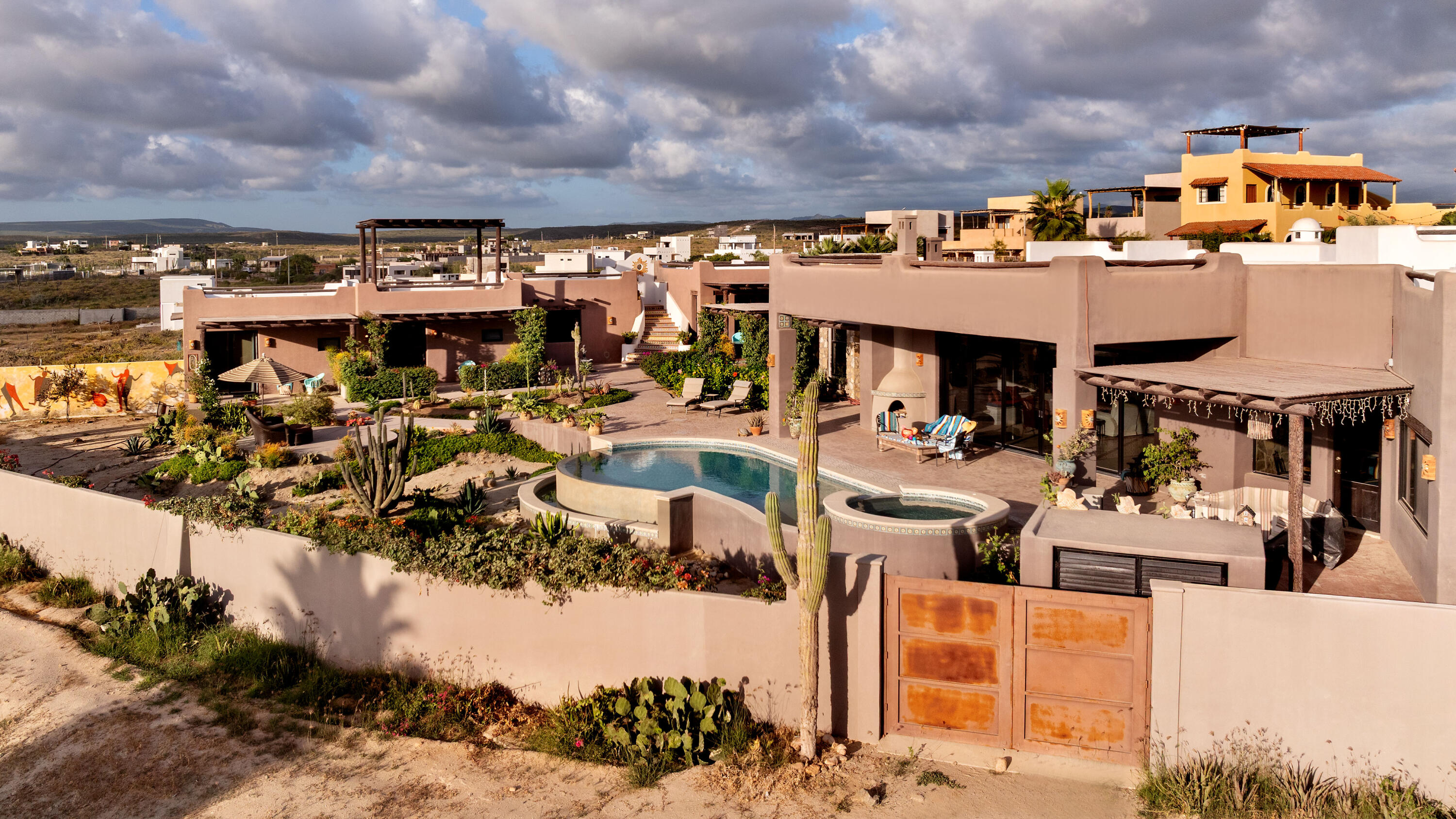 Casa Bohemia, Todos Santos