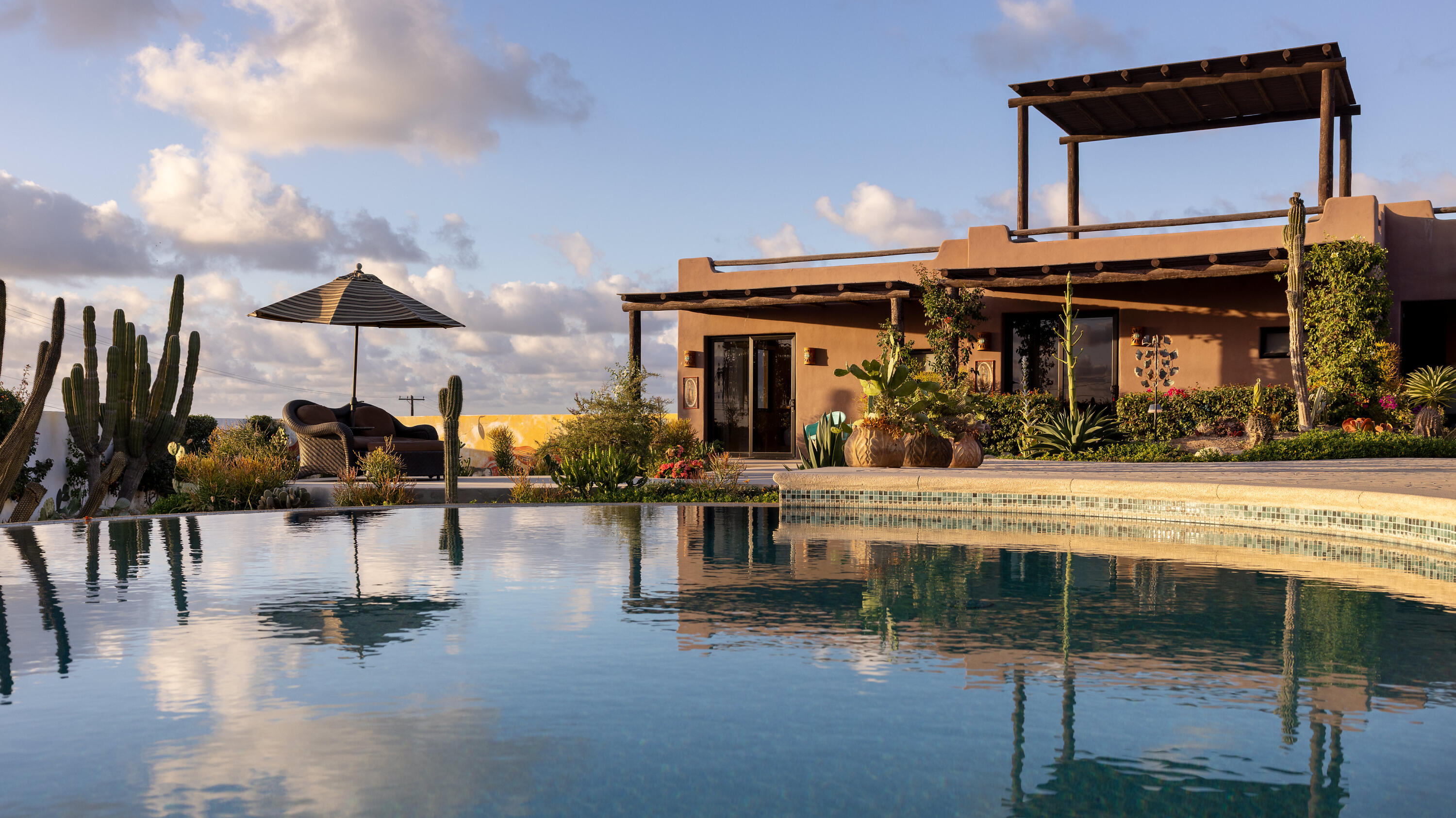 Casa Bohemia, Todos Santos