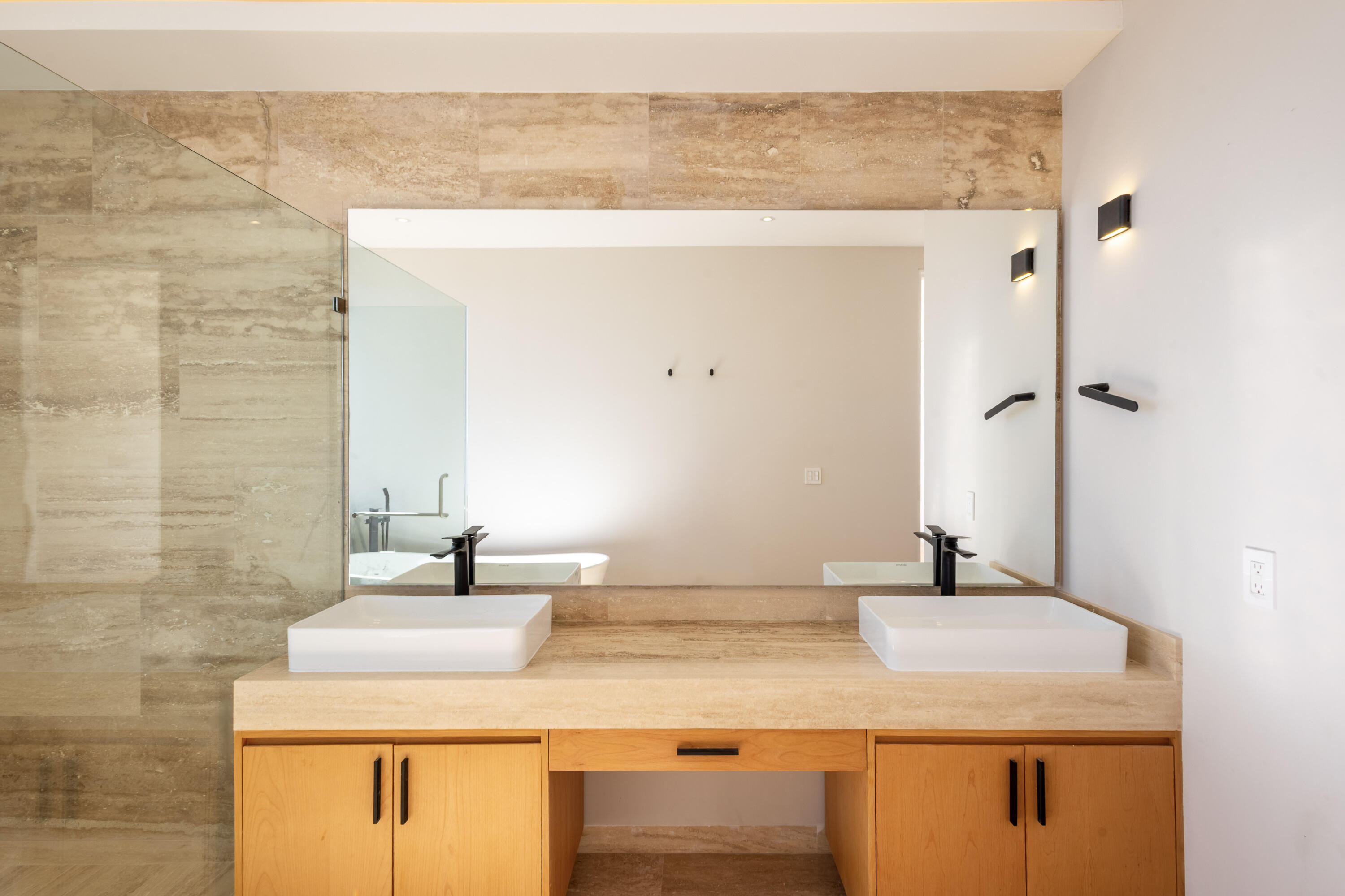 Lot 80 - Laguna Hills, Casa Piedra Sol