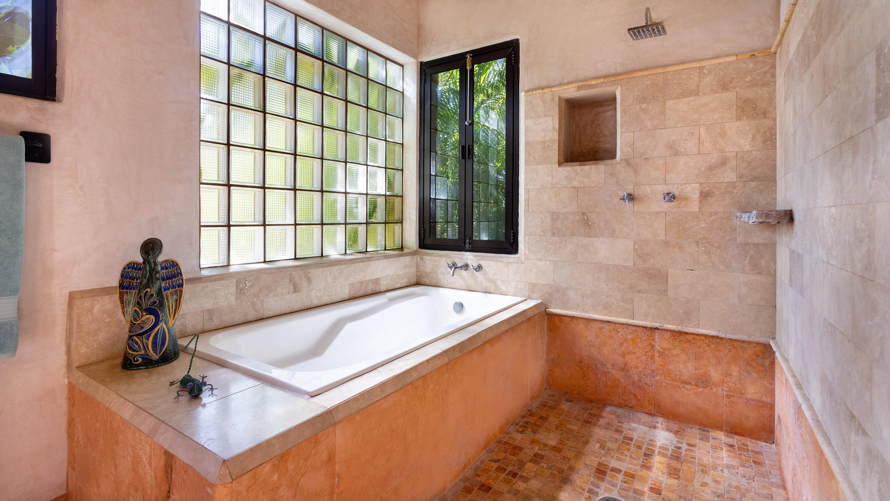 Los Jardines, Hacienda Los Olivos