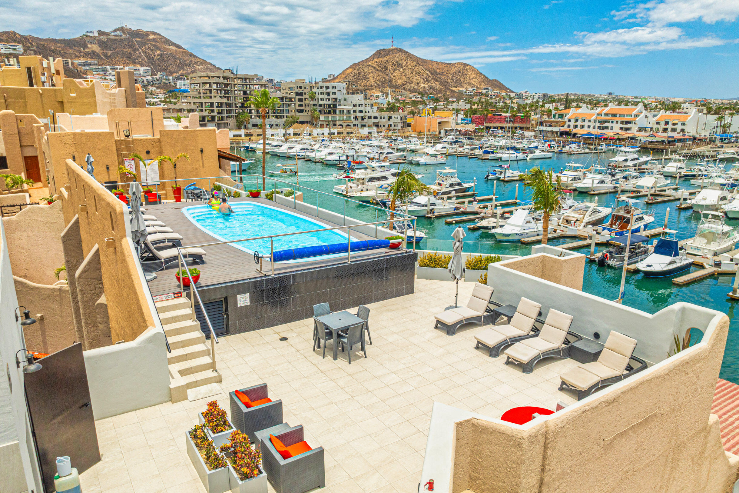 Paseo de la Marina, Marina Cabo Plaza