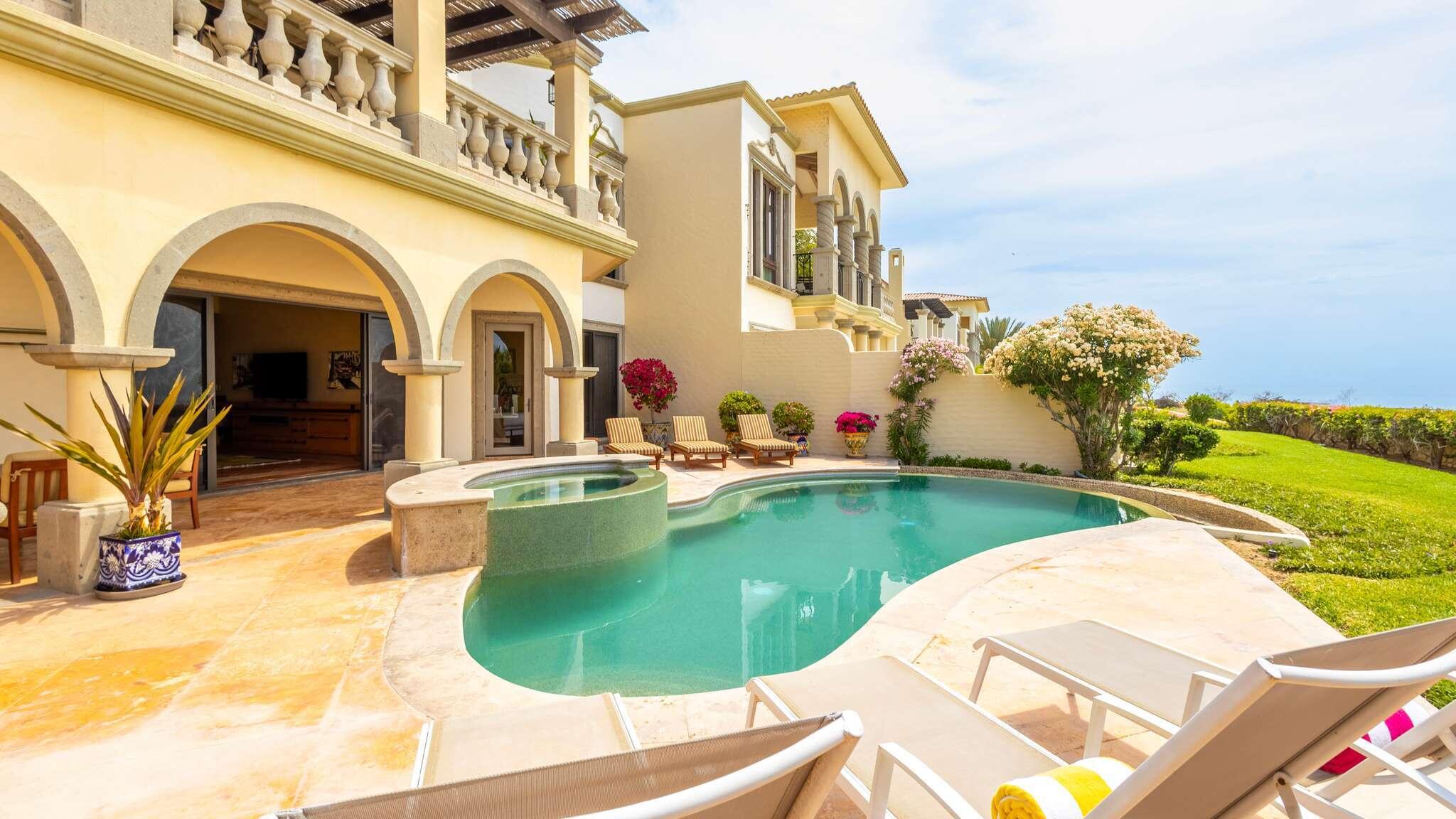 Puerta del Sol, Villa Mariposa