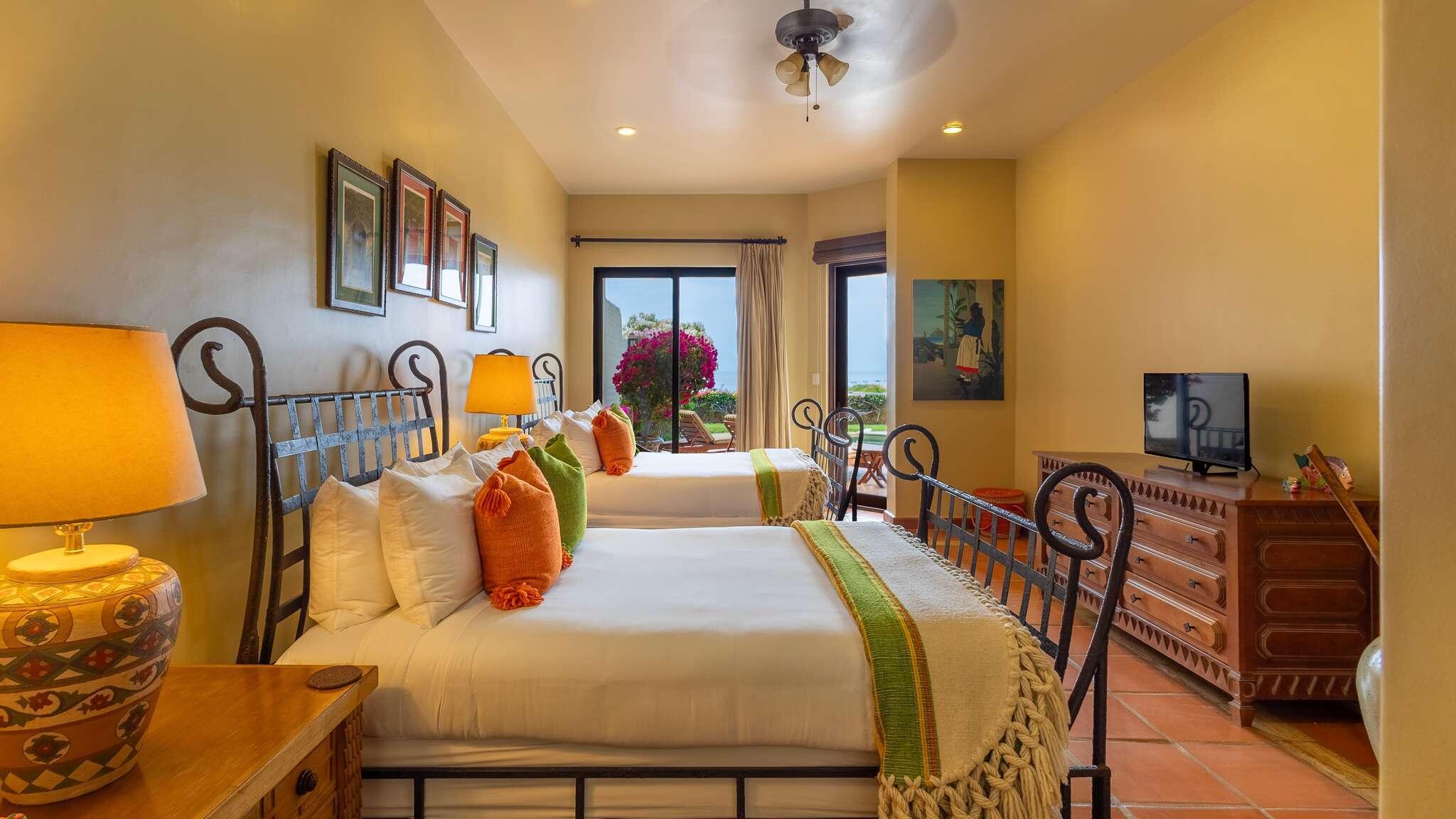 Puerta del Sol, Villa Mariposa