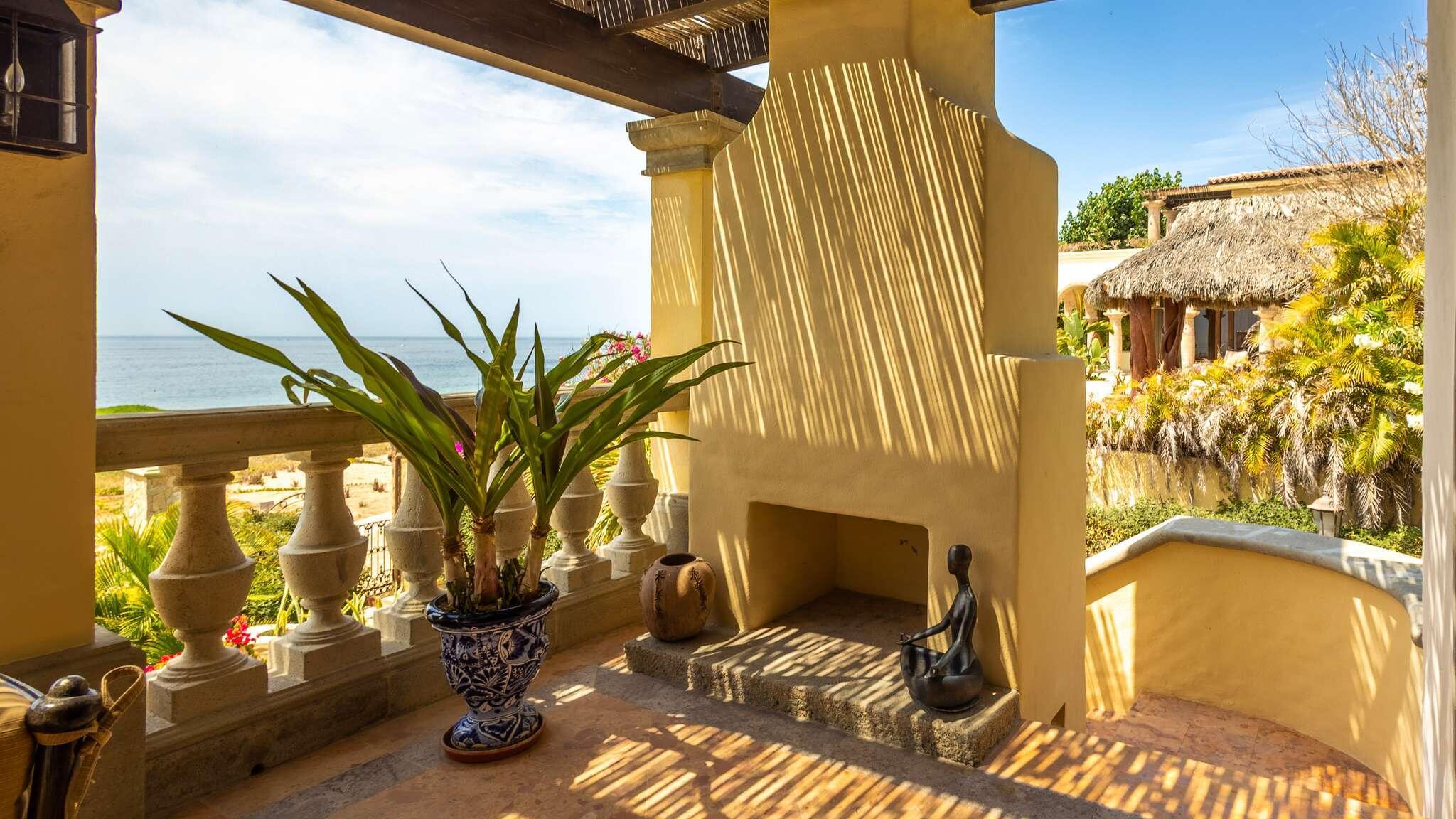 Puerta del Sol, Villa Mariposa