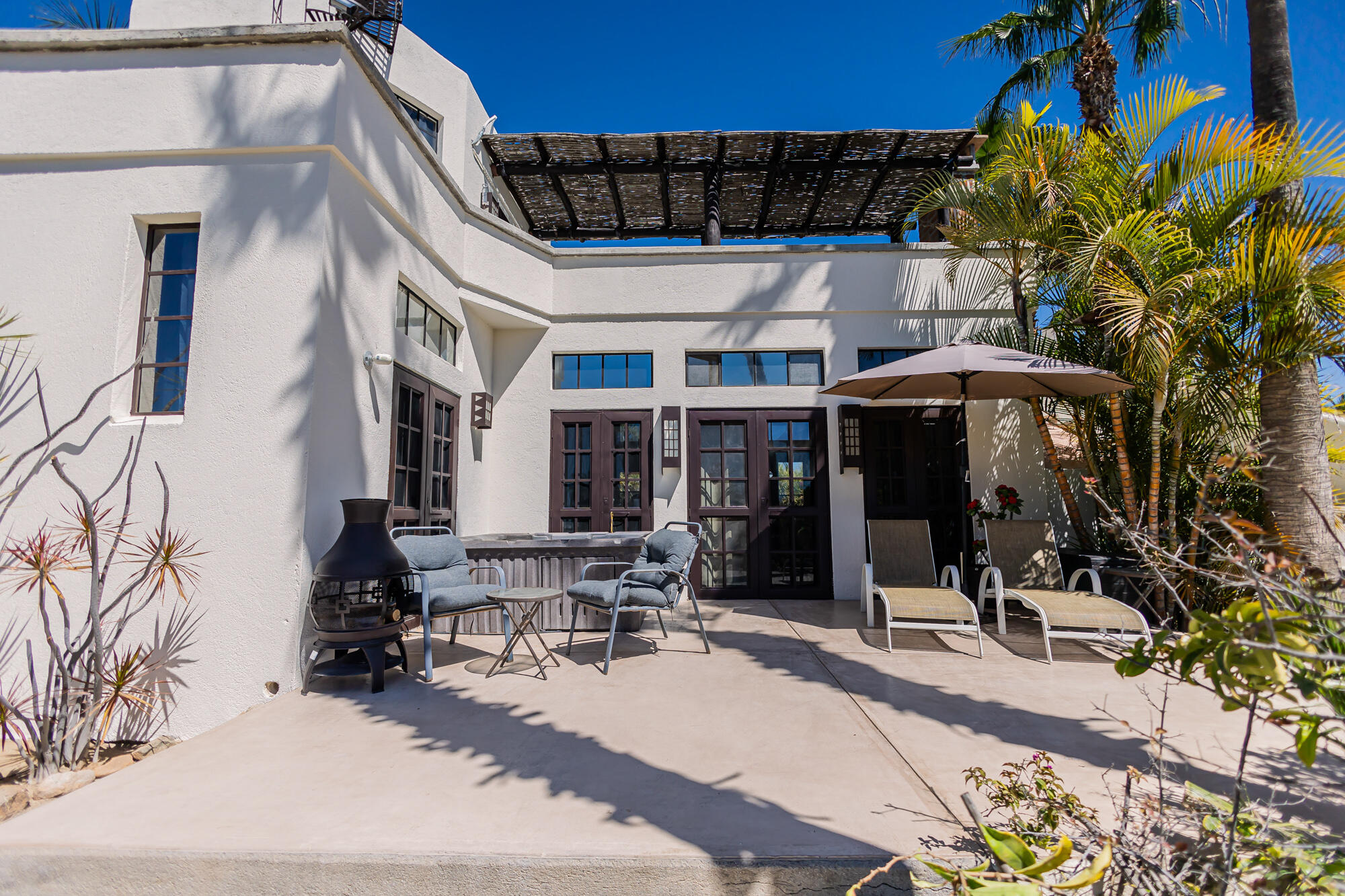 Camino Internacional, Casa Leo