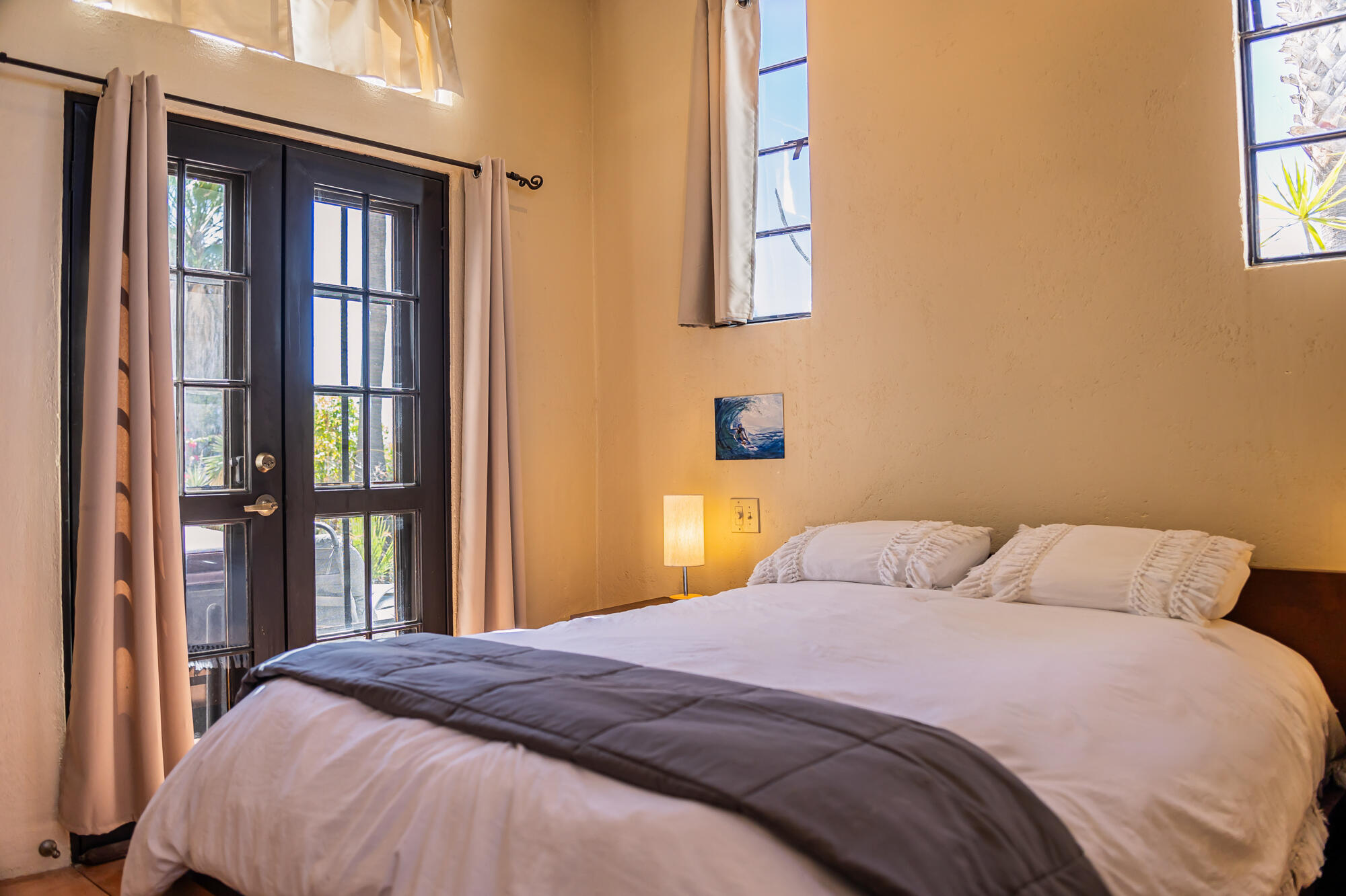 Camino Internacional, Casa Leo