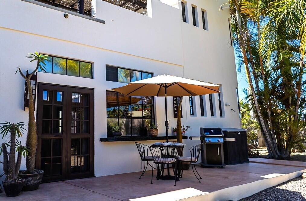 Camino Internacional, Casa Leo