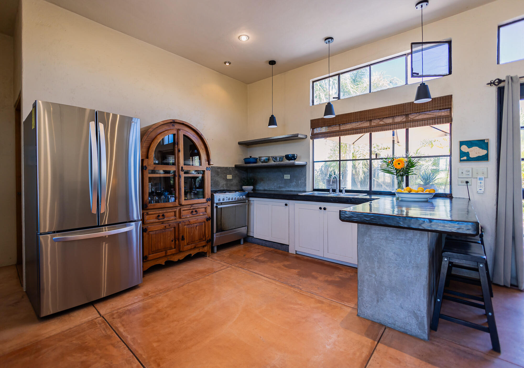 Camino Internacional, Casa Leo