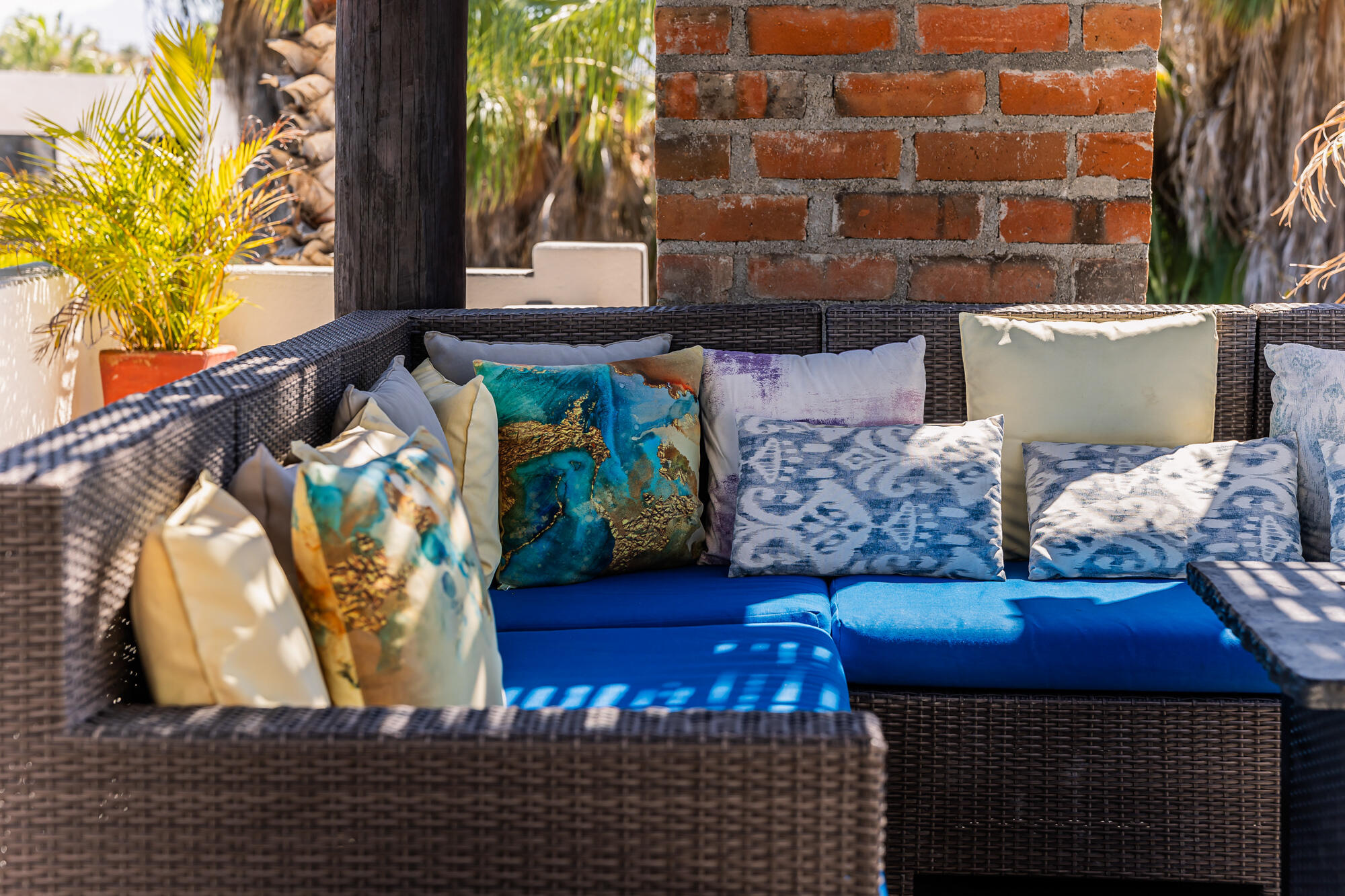 Camino Internacional, Casa Leo