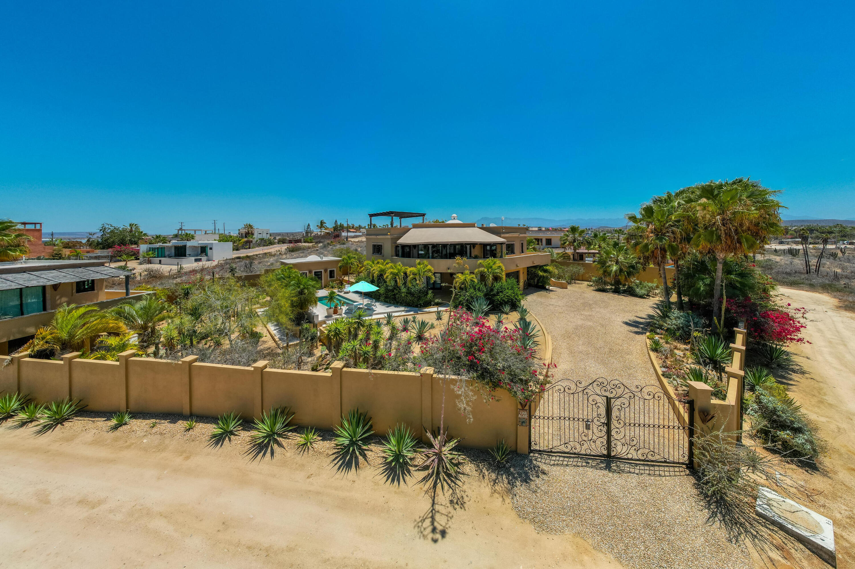 Las Tunas Todos Santos, Casa Agave