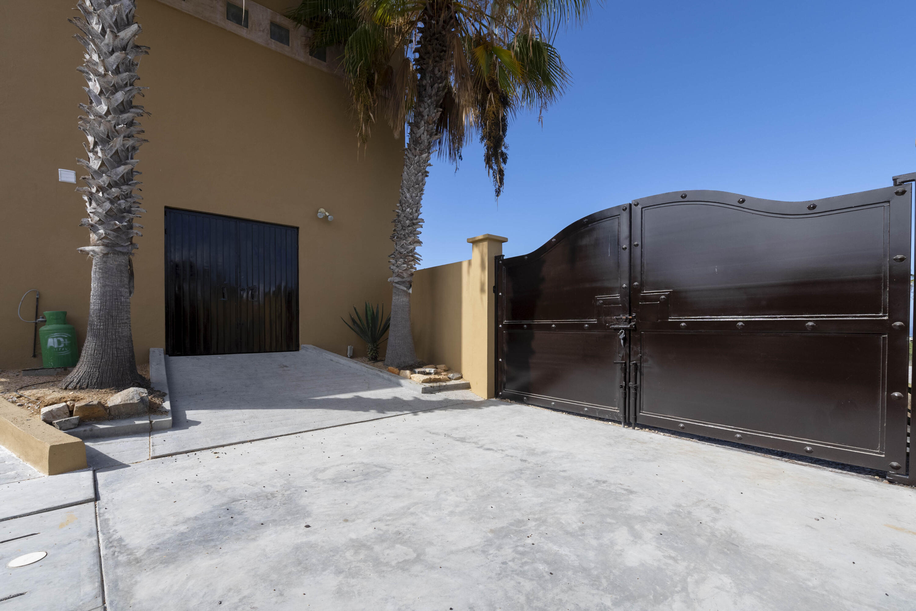 Las Tunas Todos Santos, Casa Agave