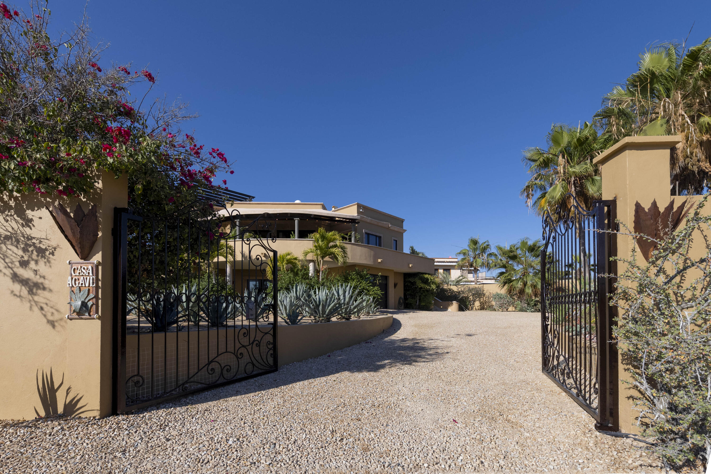 Las Tunas Todos Santos, Casa Agave